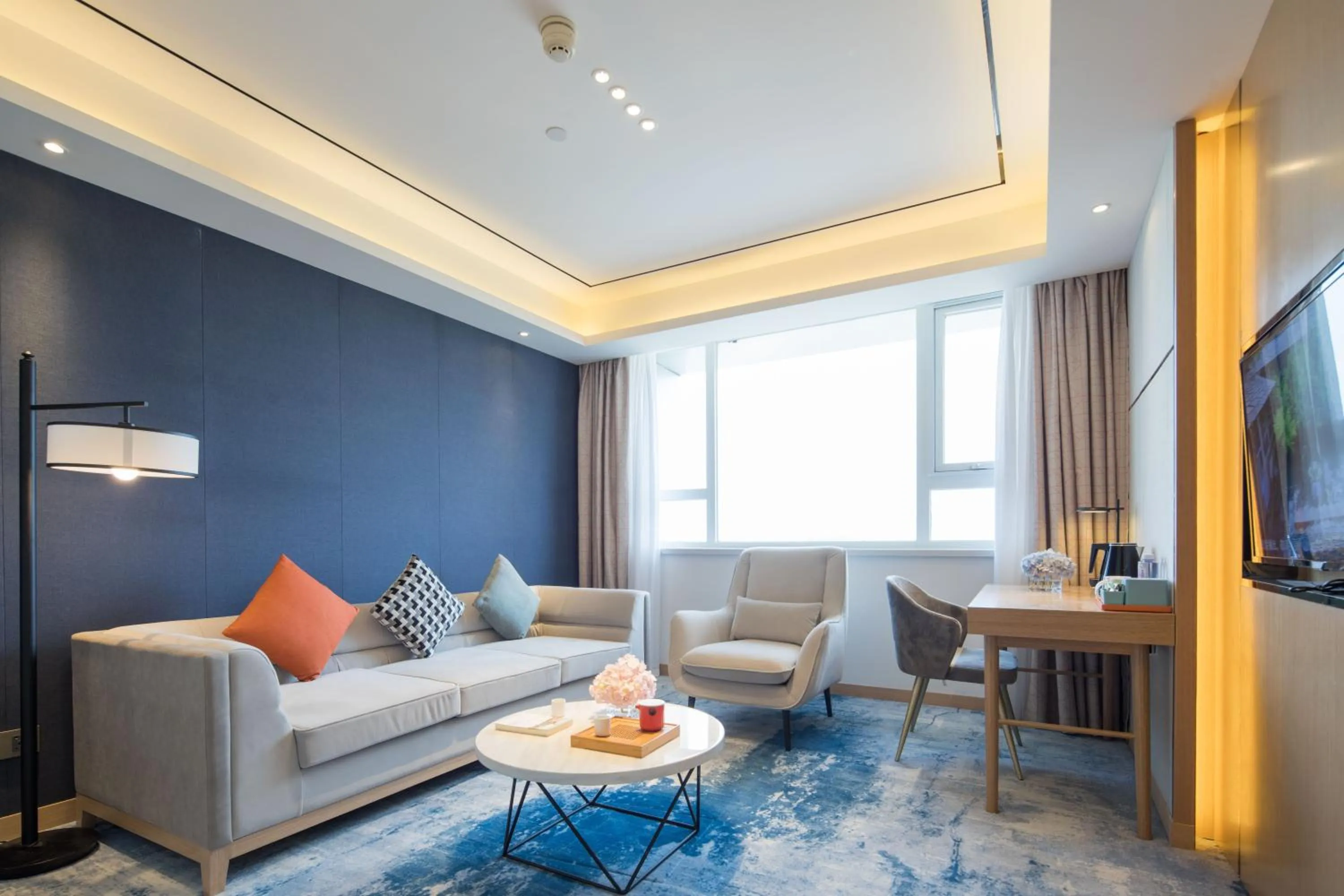 Photo of the whole room in Holiday Inn Express Shanghai Jiading Center by IHG