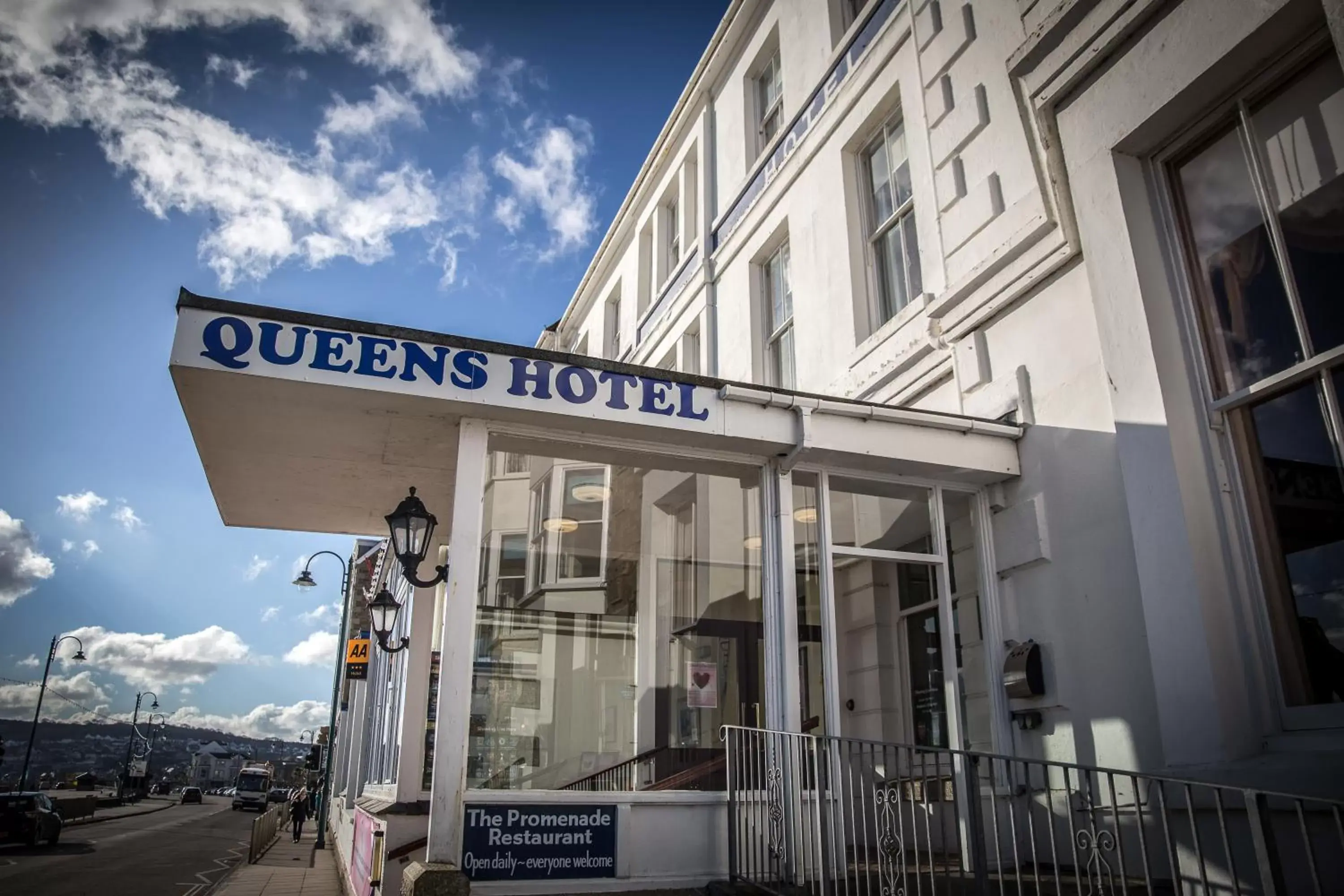 Facade/entrance, Property Building in The Queens Hotel