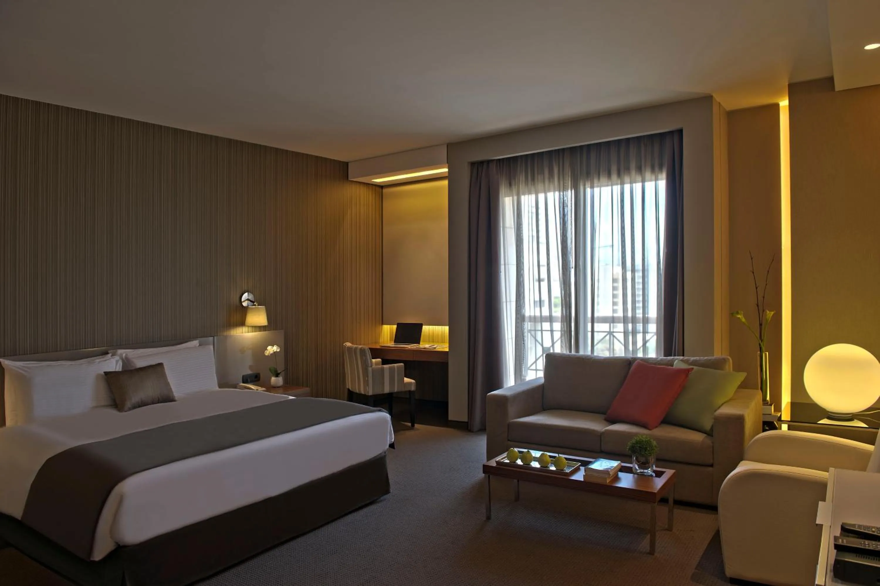 Photo of the whole room, Bed in ParkTower Suites