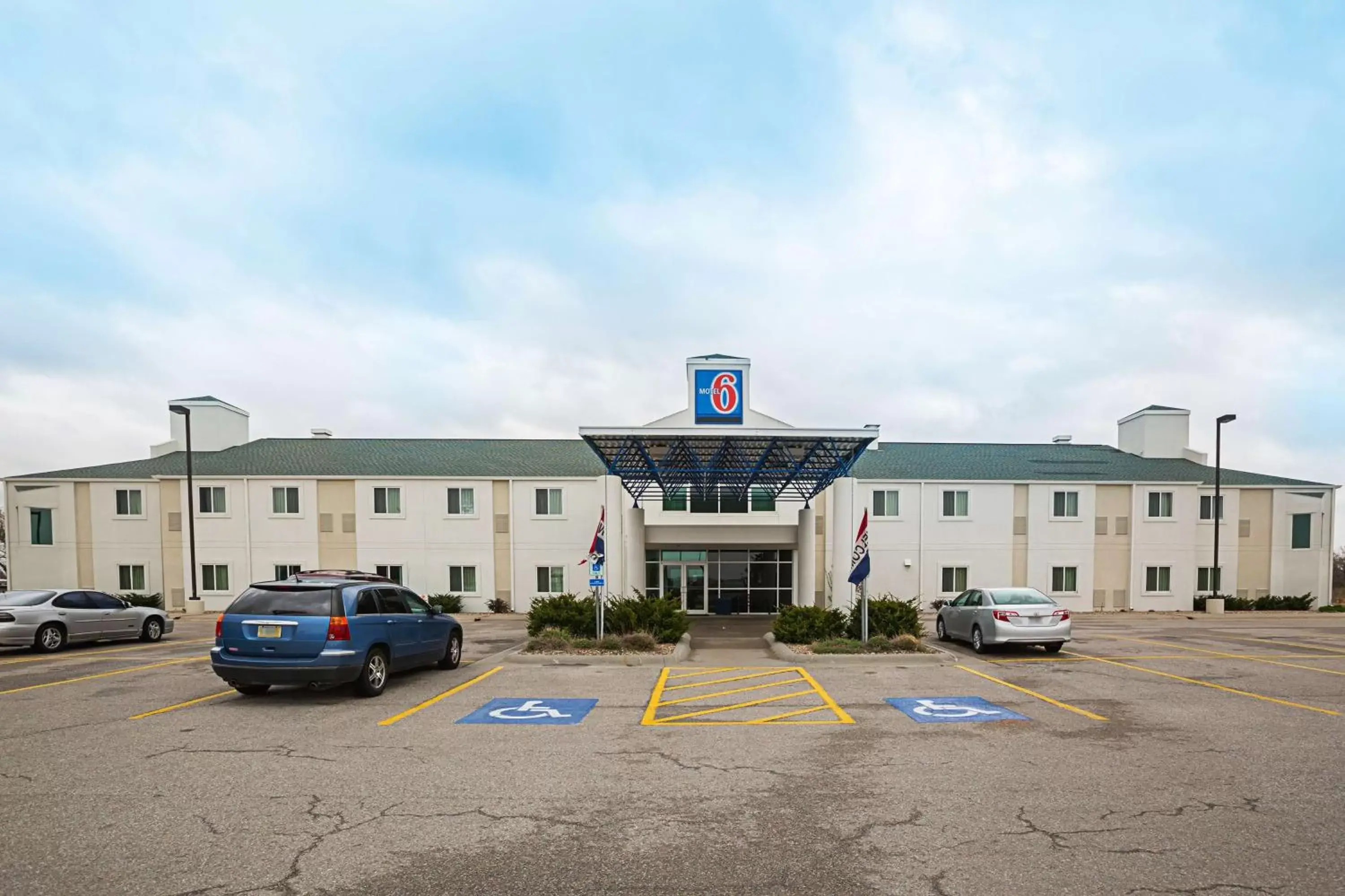 Property Building in Motel 6-Grand Island, NE