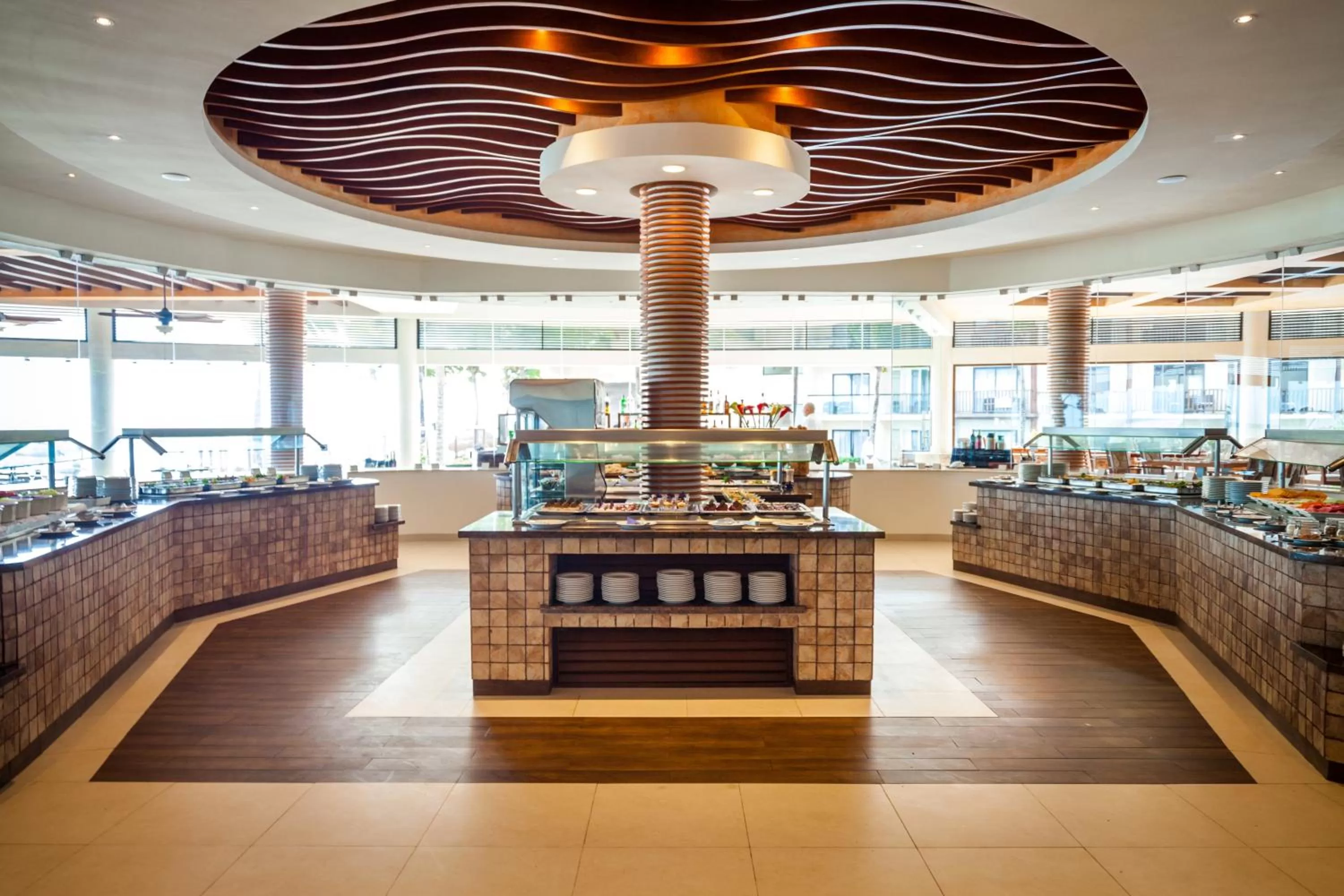 Restaurant/places to eat in The Reef Coco Beach Resort & Spa- Optional All Inclusive