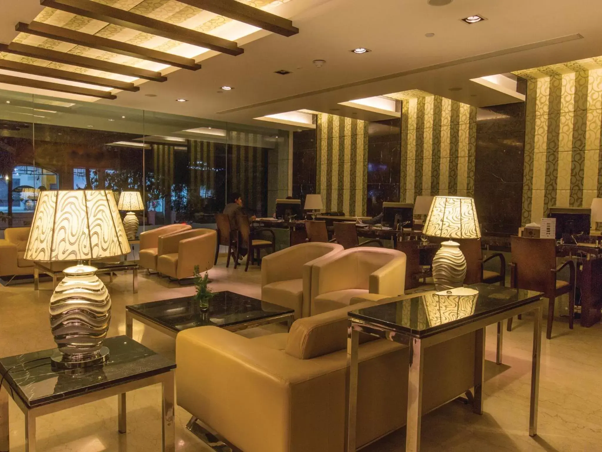 Lobby or reception, Lounge/Bar in Ramee Grand Hotel and Spa, Pune