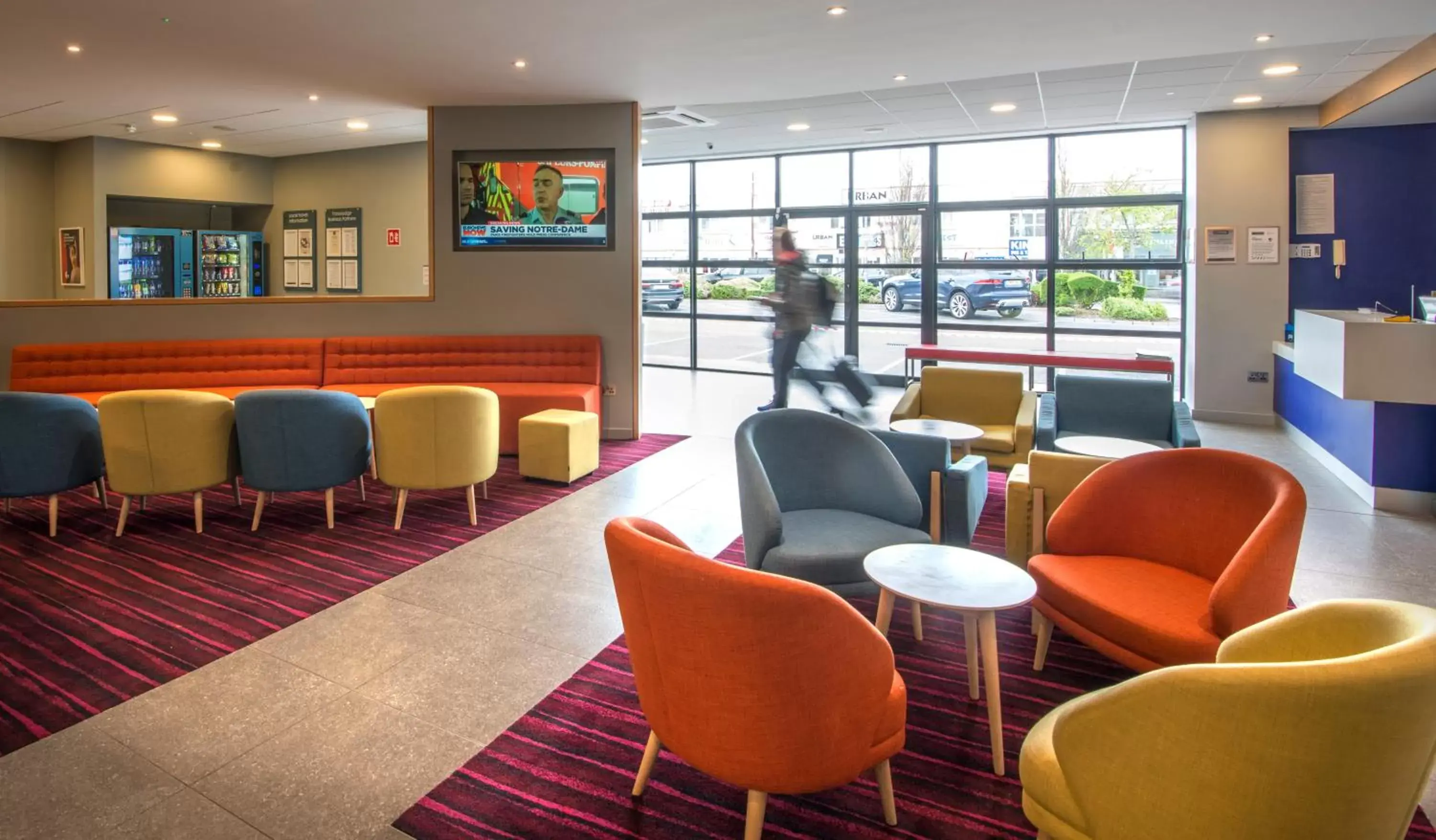 Lounge/Bar in Travelodge Galway