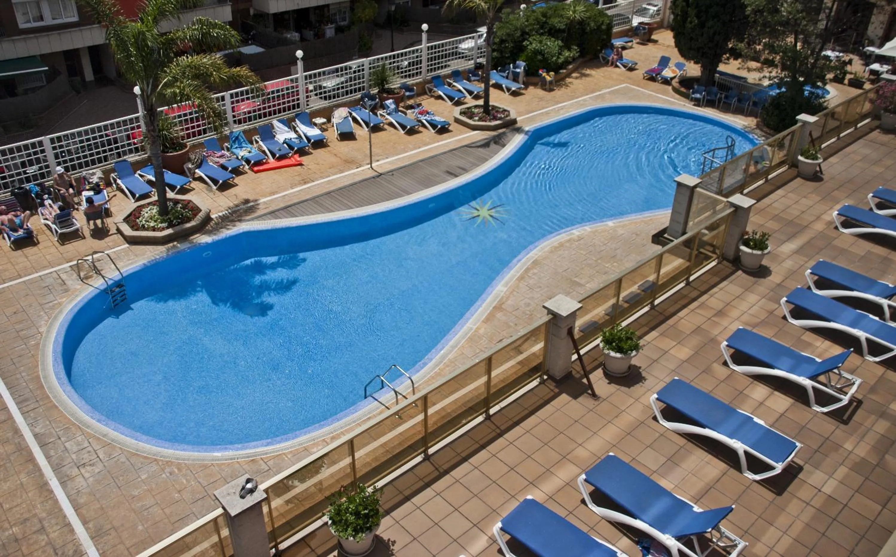 Swimming pool in Hotel Bon Repos