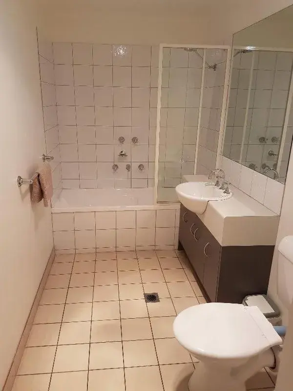 Bathroom in Mahogany Motel
