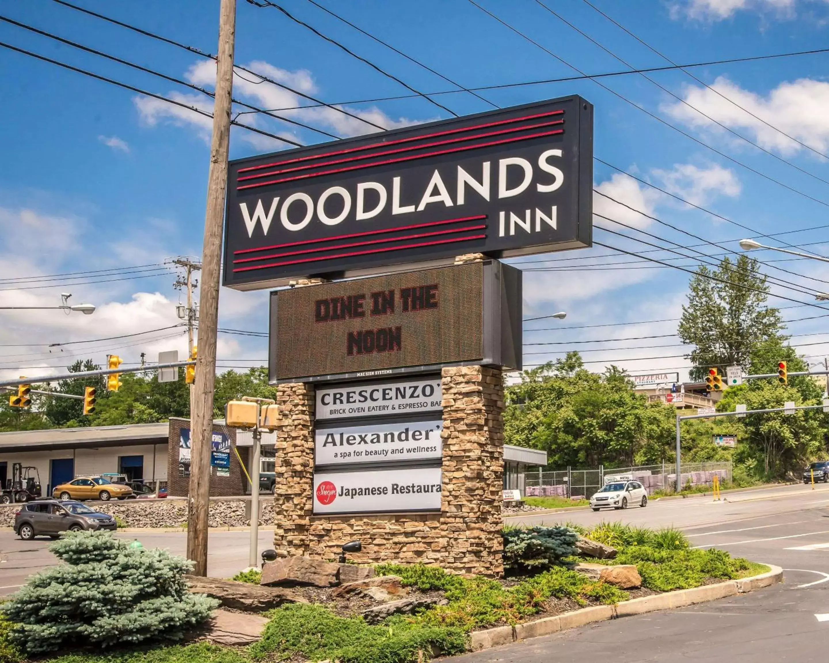 Property building in The Woodlands Inn