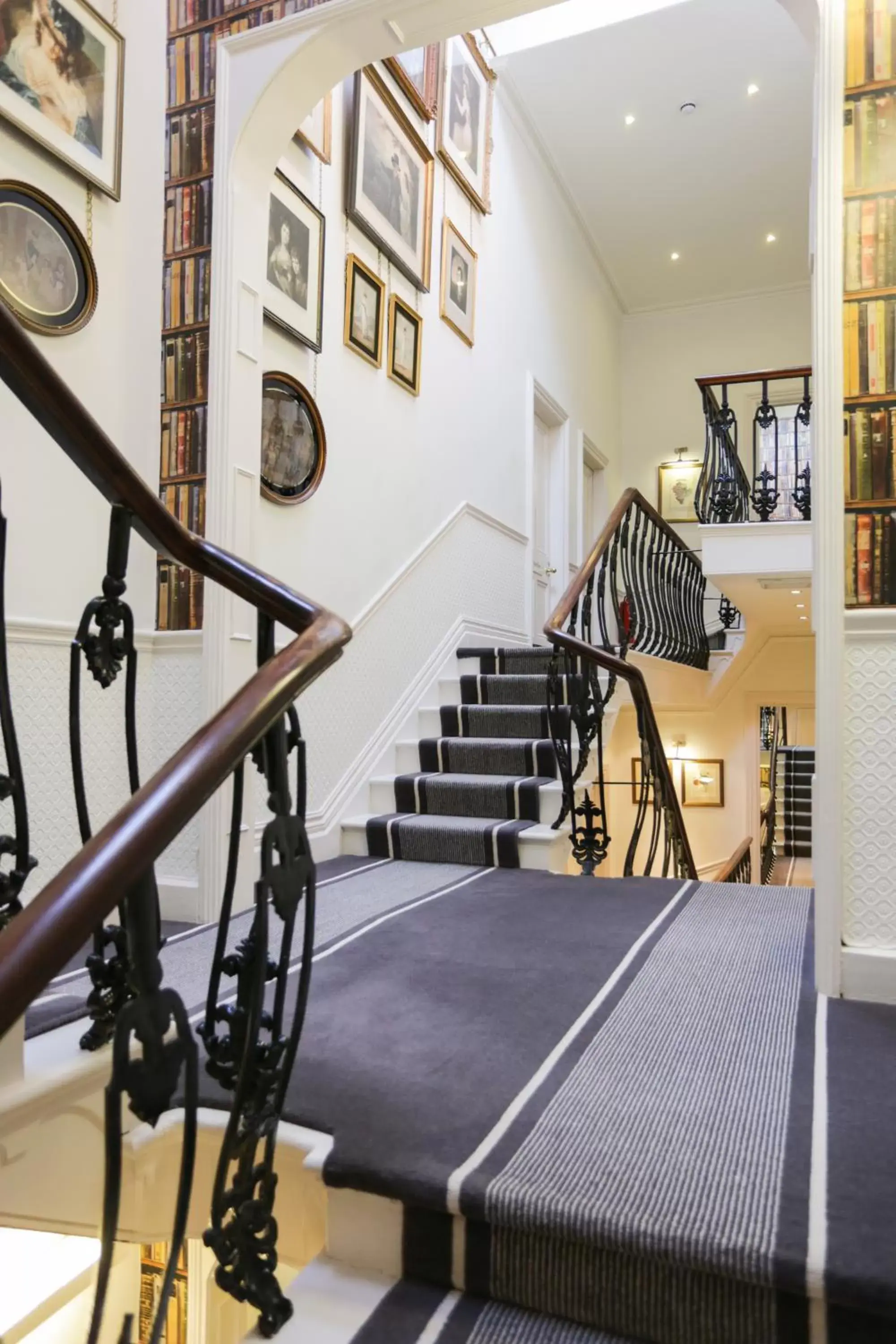 Lobby or reception in The Roseate Villa Bath Lobby or reception in The Roseate Villa Bath