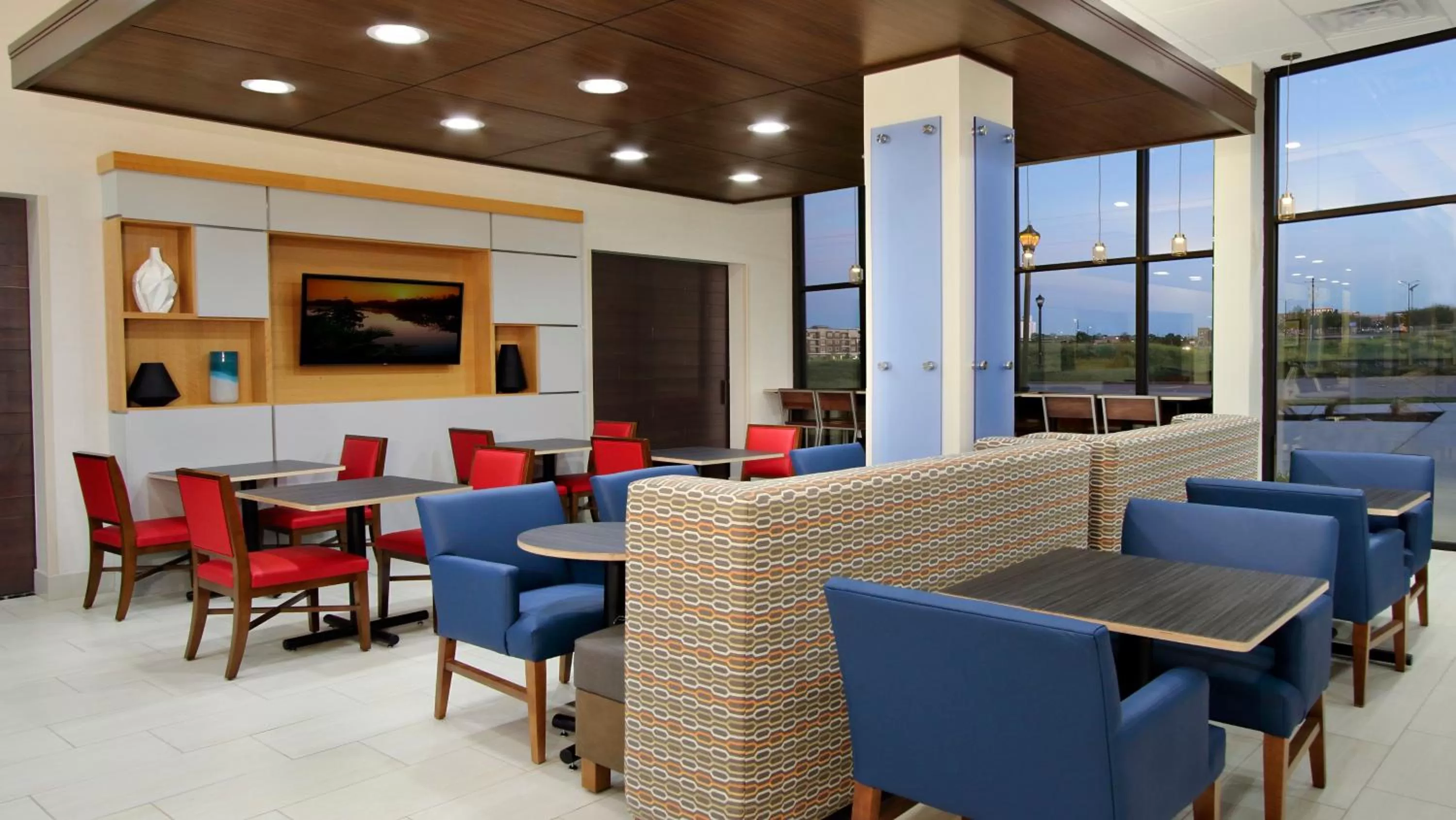 Breakfast in Holiday Inn Express & Suites Dallas Frisco NW Toyota Stdm by IHG