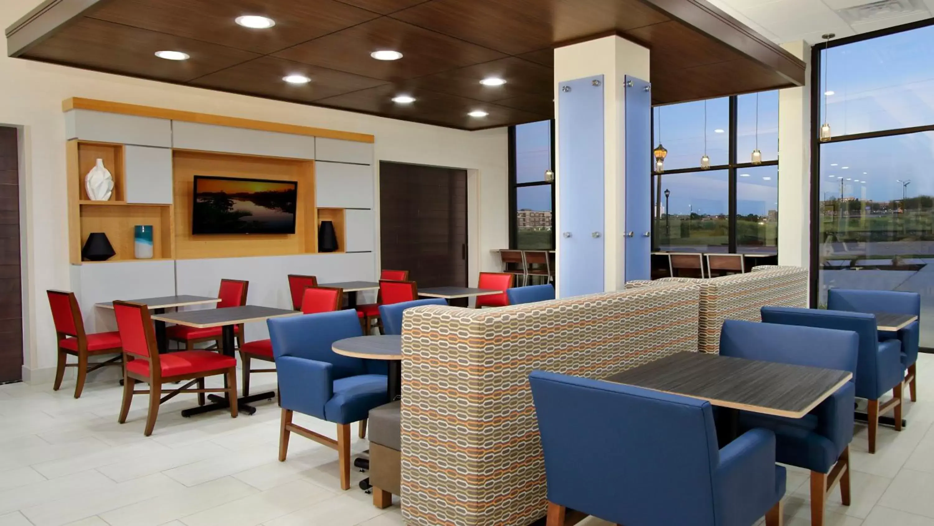 Breakfast, Restaurant/Places to Eat in Holiday Inn Express & Suites - Frisco NW Toyota Stdm, an IHG Hotel