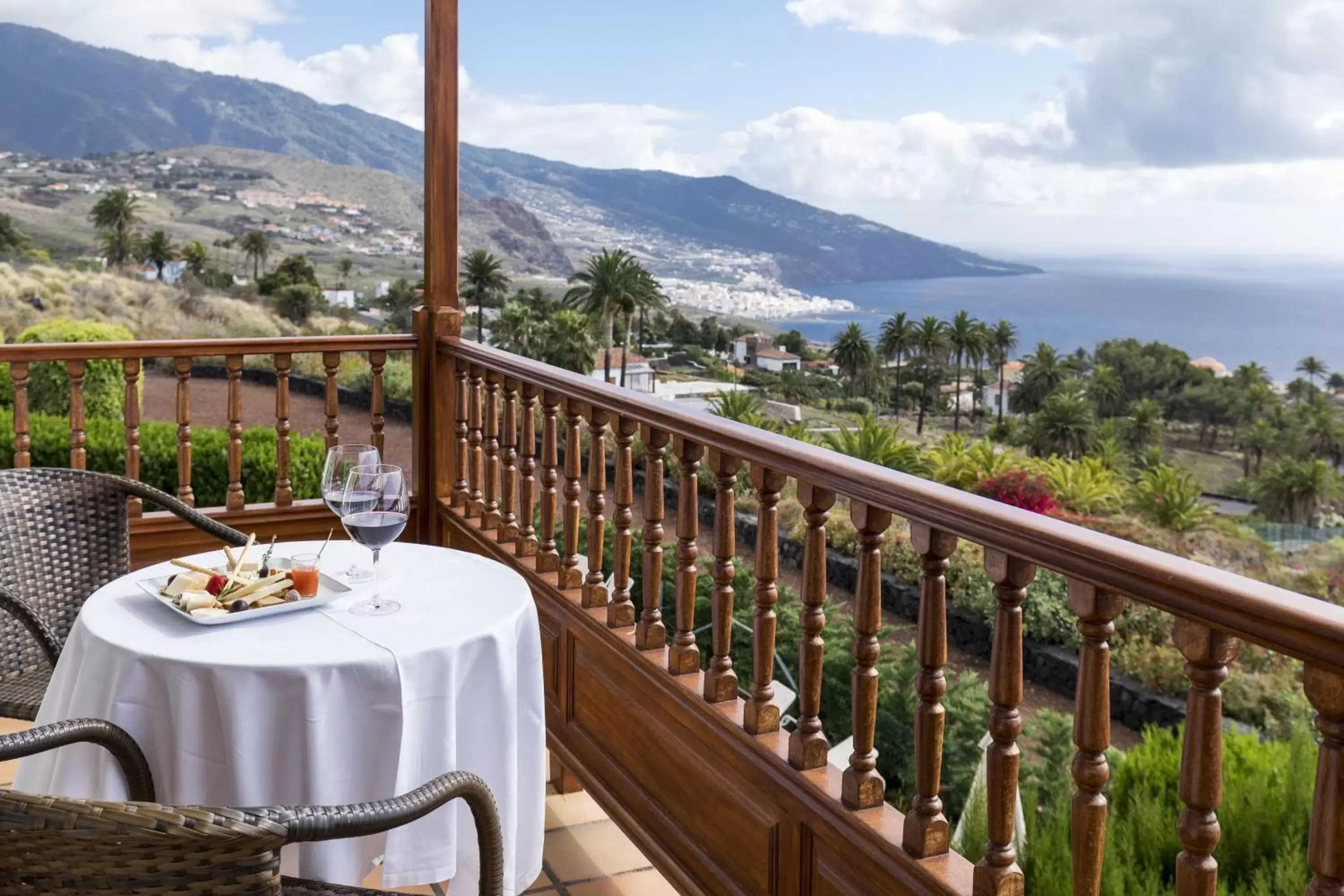 View (from property/room), Mountain View in Parador de La Palma