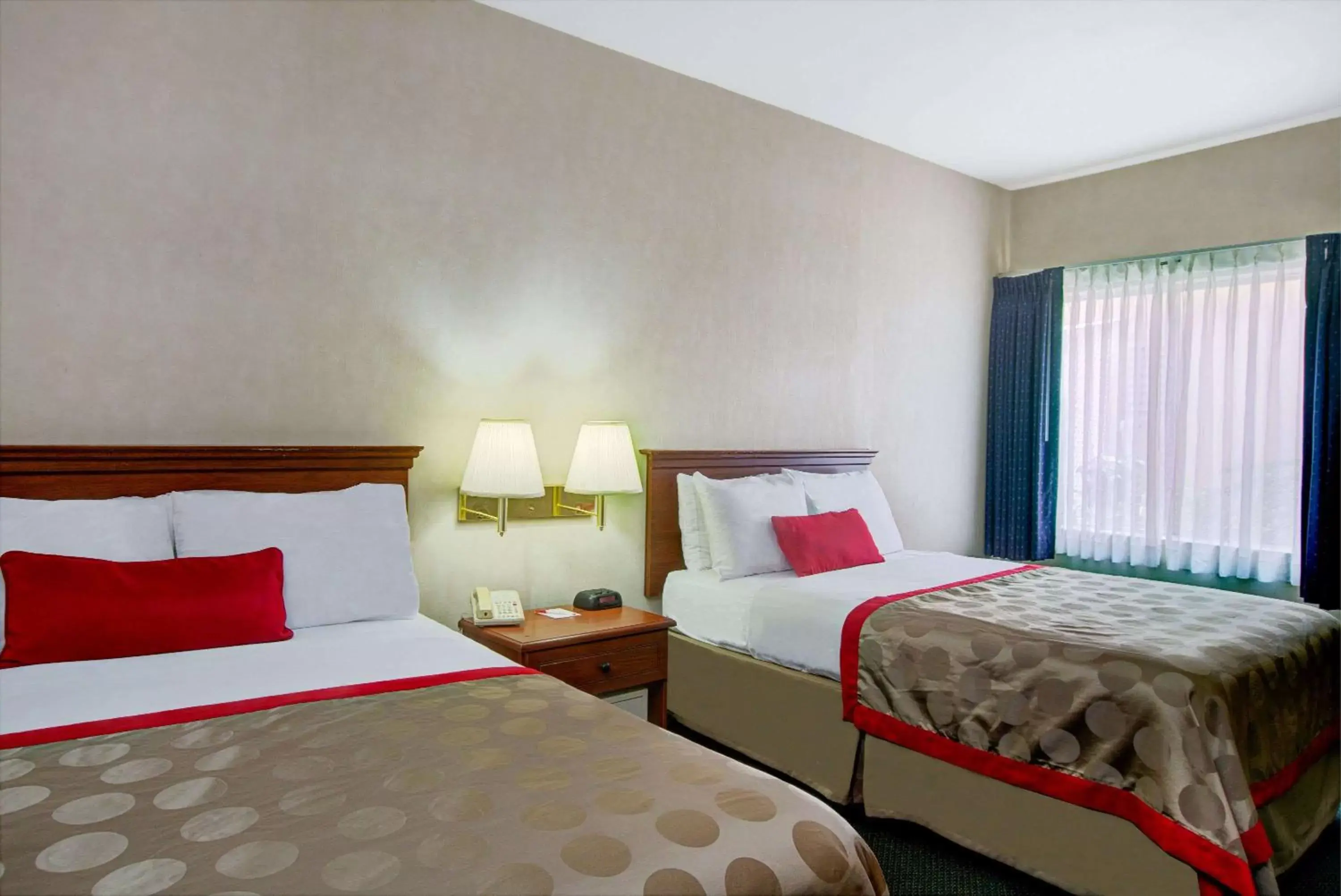 Photo of the whole room, Bed in Ramada by Wyndham Hawthorne/LAX