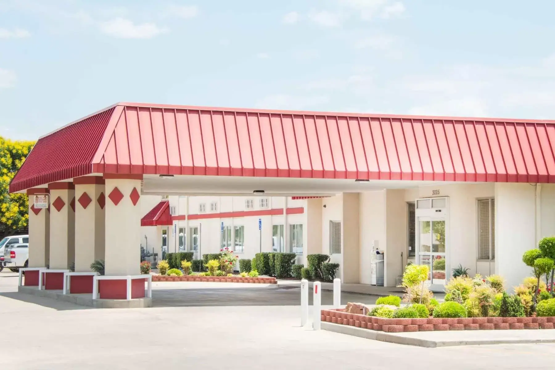 Property building in Ramada by Wyndham Enid Property building in Ramada by Wyndham Enid