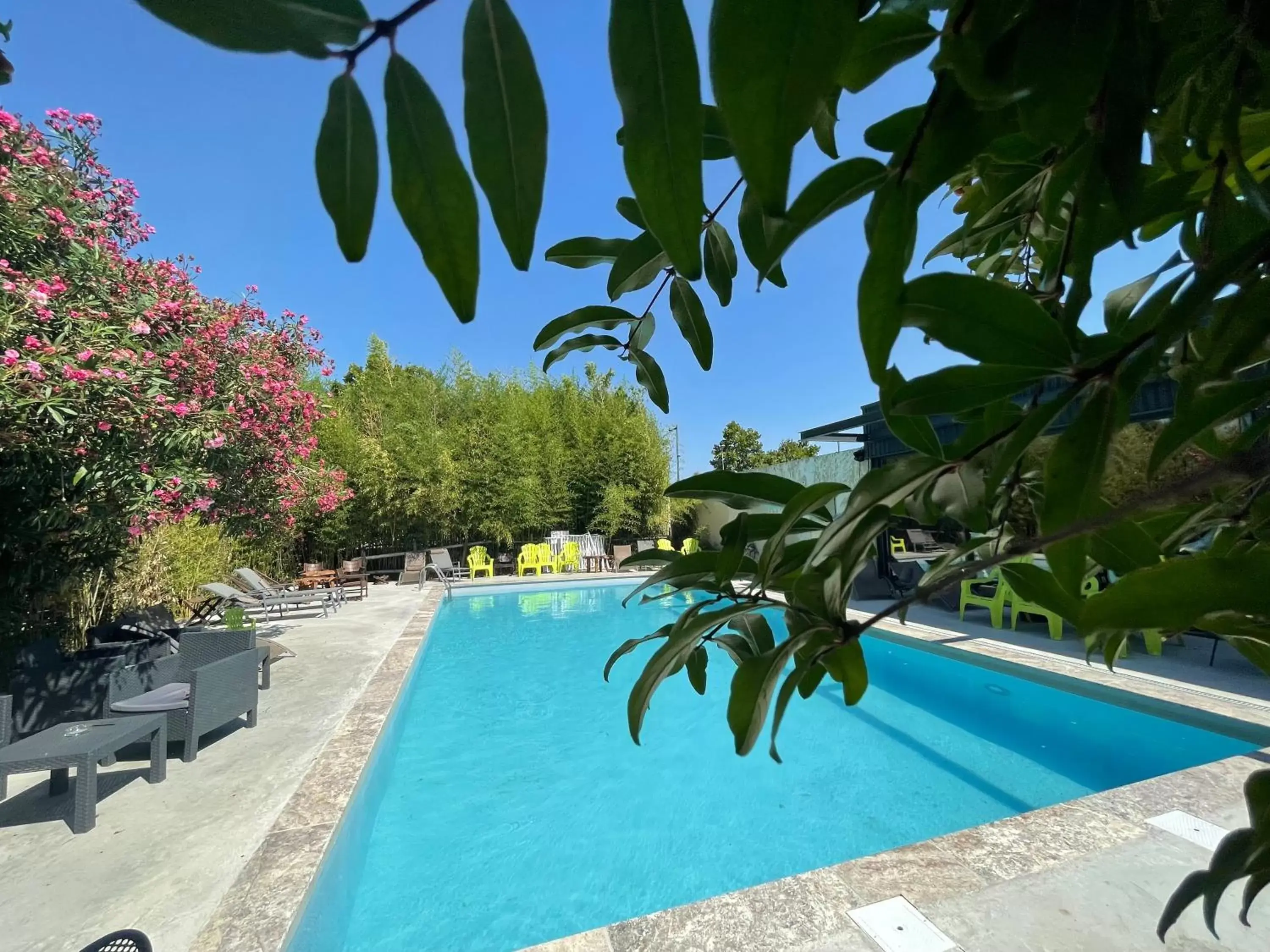 Pool view, Swimming Pool in Logis NIMOTEL Hôtel Cosy