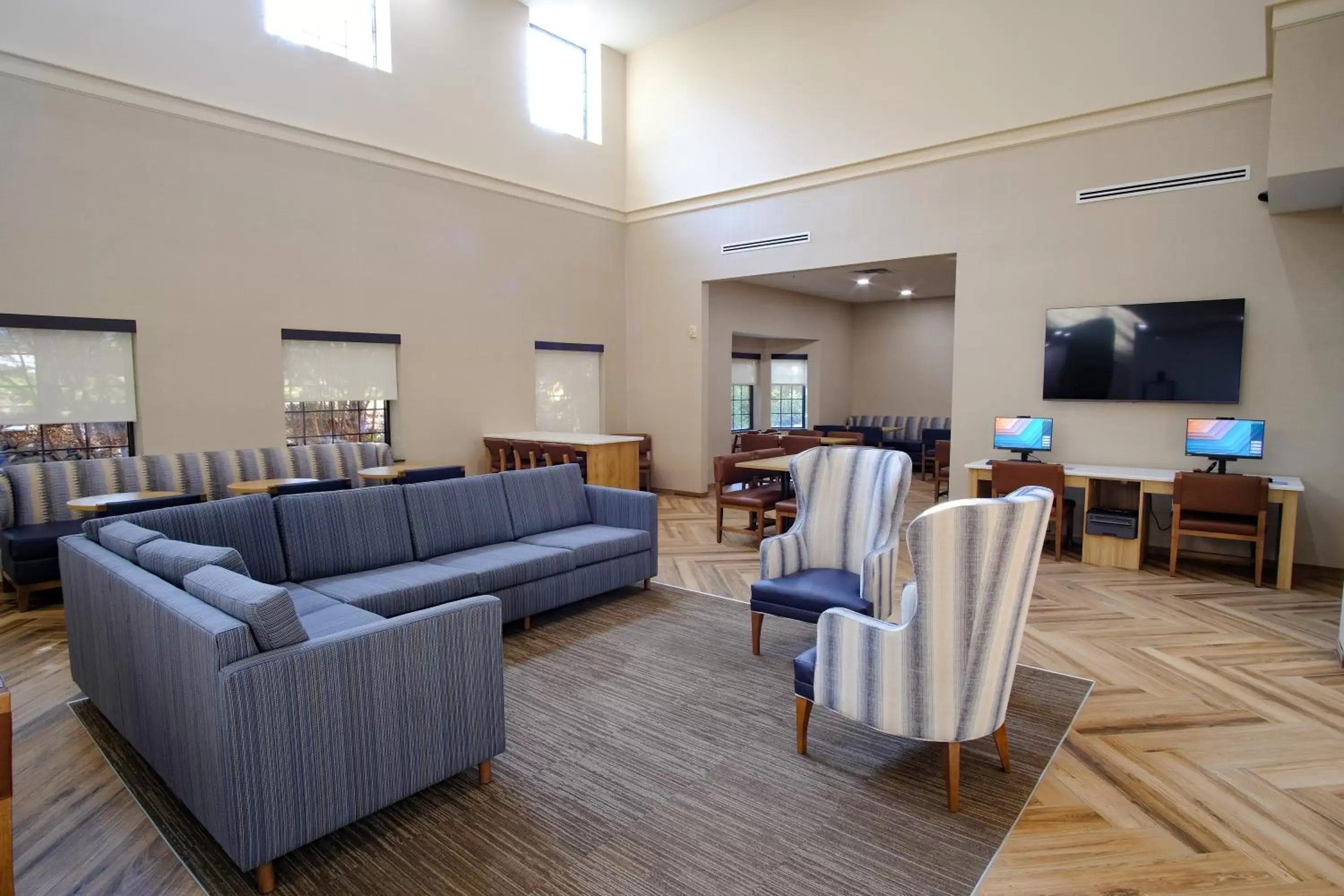 Breakfast, Seating Area in Staybridge Suites Quantico-Stafford, an IHG Hotel