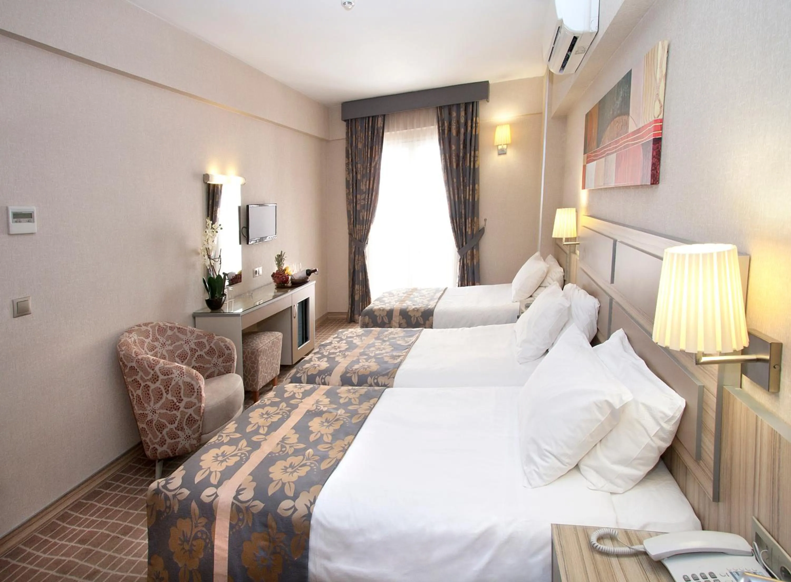 Photo of the whole room, Bed in Nanda Hotel