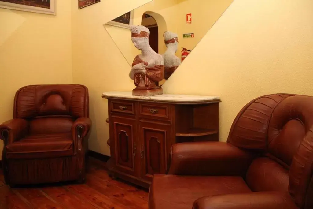Lobby or reception, Seating Area in Pensao Residencial Flor dos Cavaleiros
