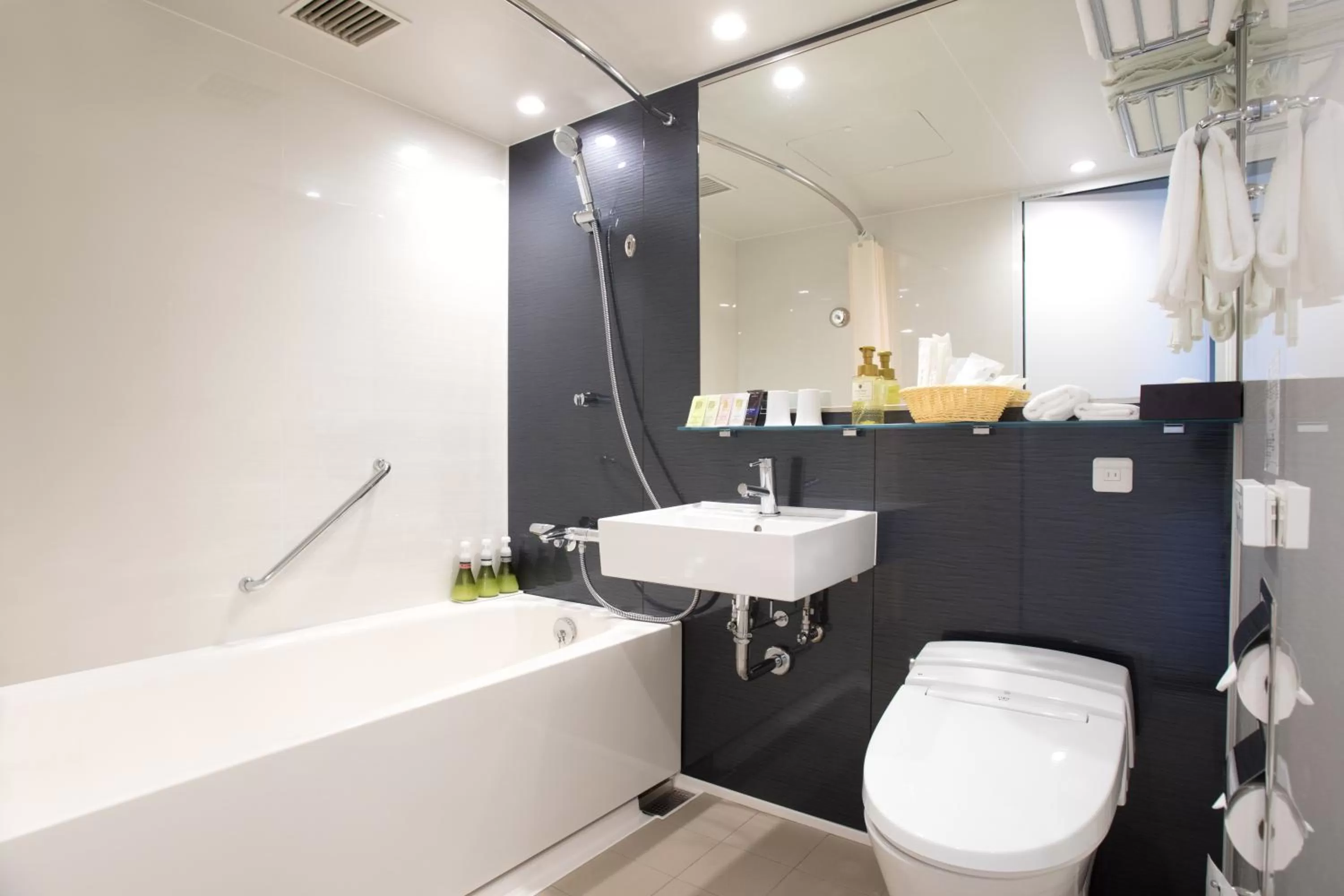 Photo of the whole room in Hotel Hewitt Koshien