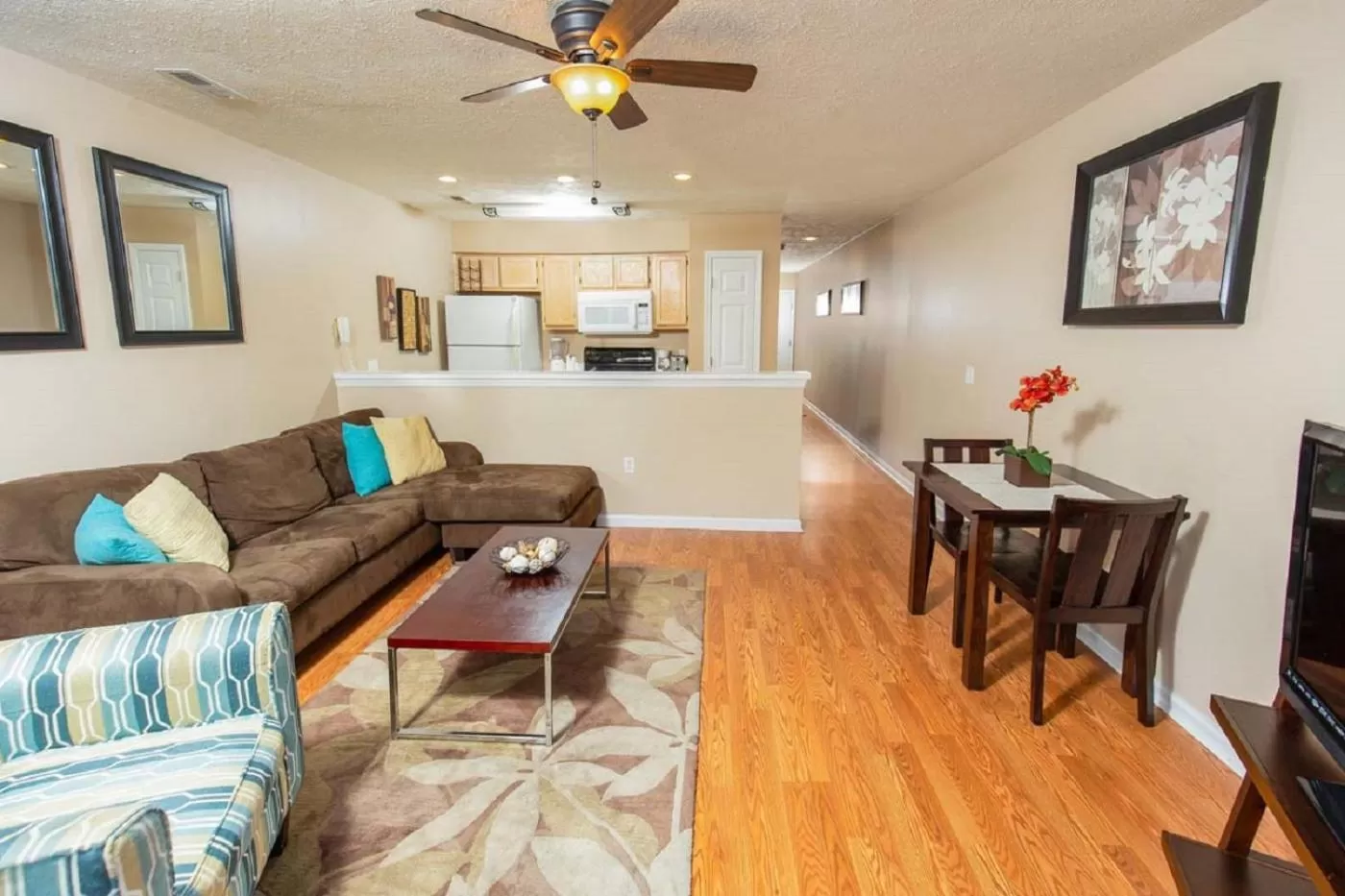 Living room, Seating Area in River Oaks Golf Resort