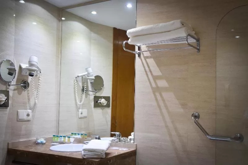 Senator Parque Central