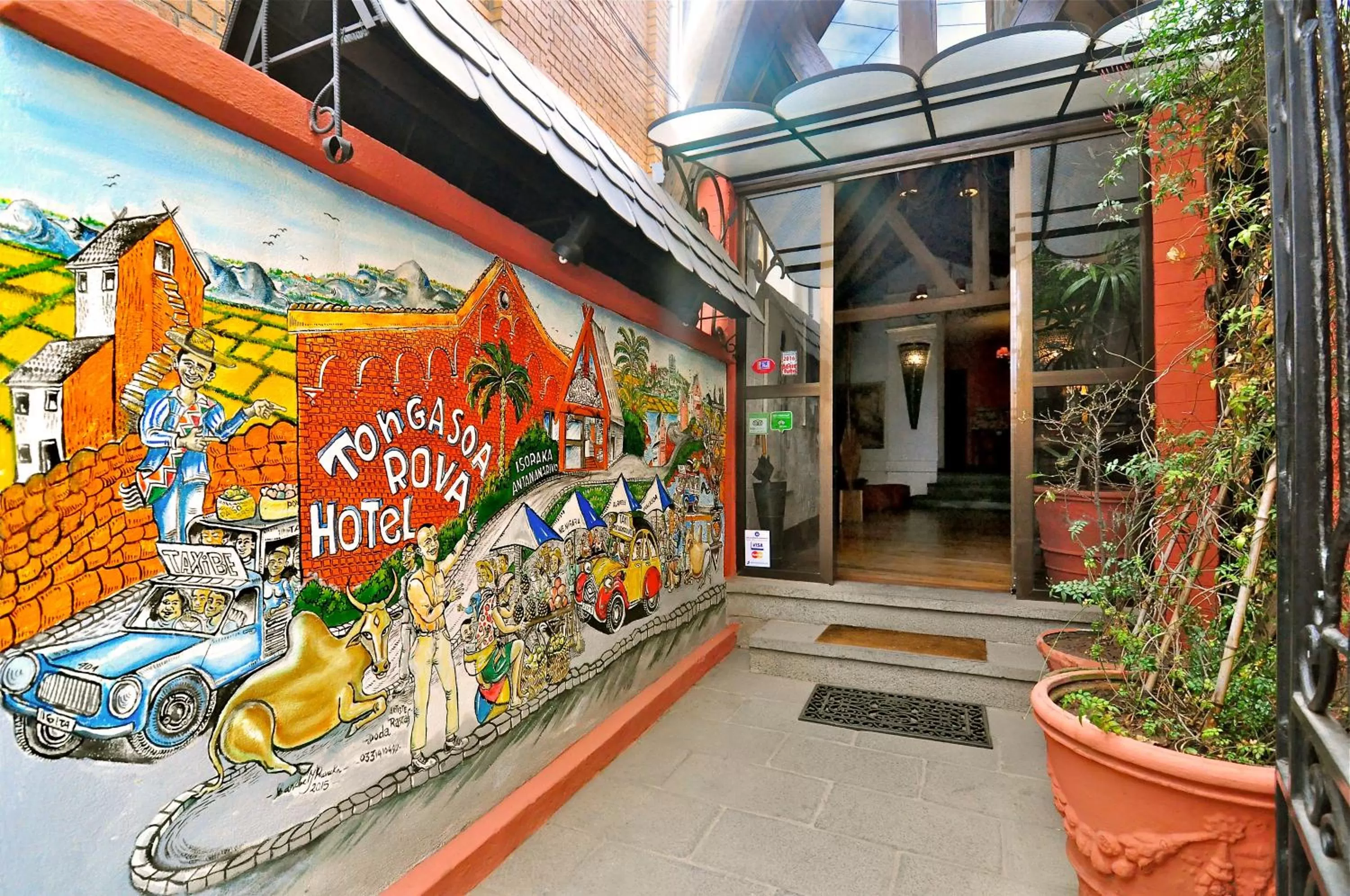 Facade/entrance in Rova Hotel