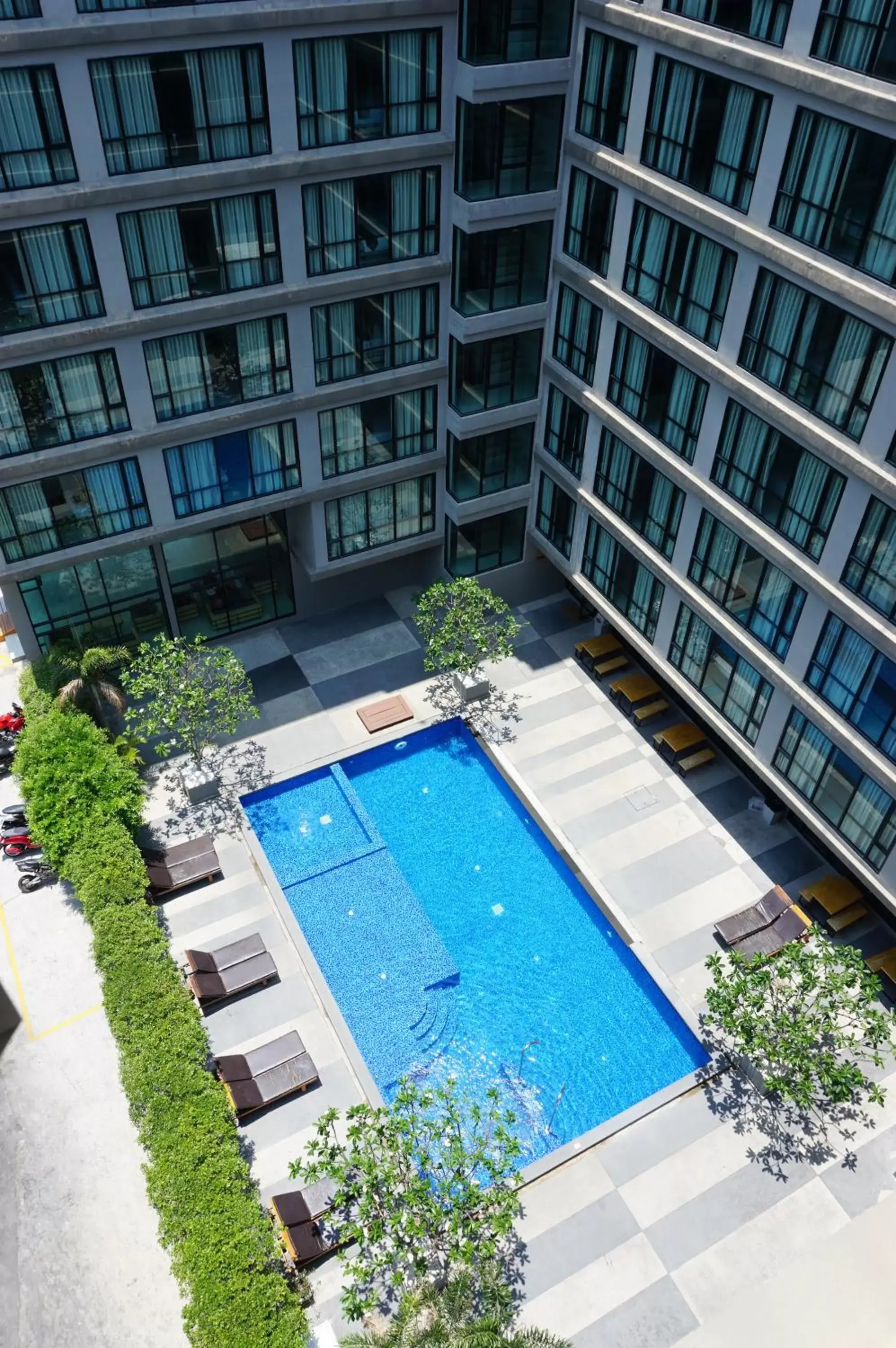 Property building, Pool View in Beston Pattaya - SHA Plus Certified