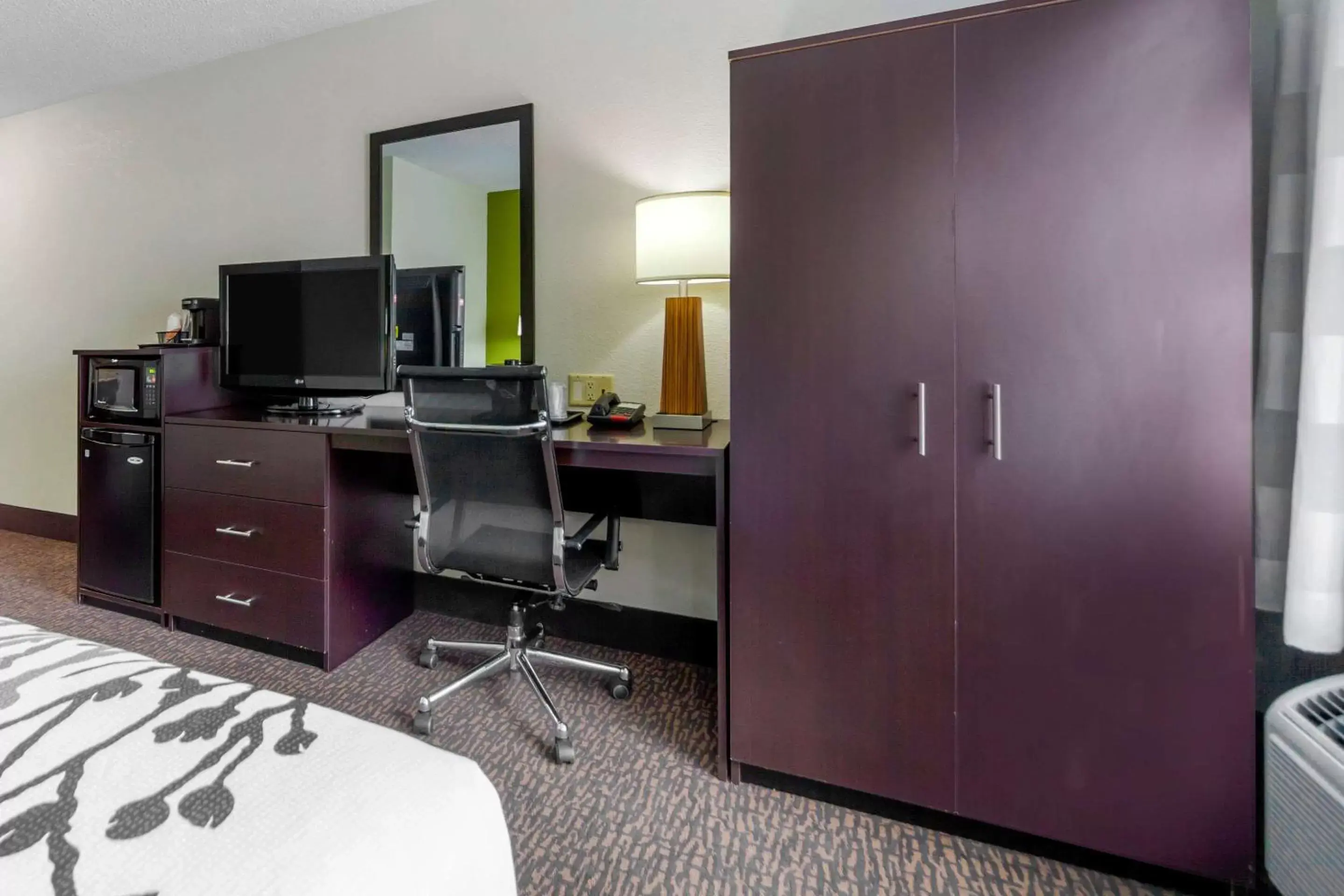 Photo of the whole room in Sleep Inn Grand Island North Photo of the whole room in Sleep Inn Grand Island North