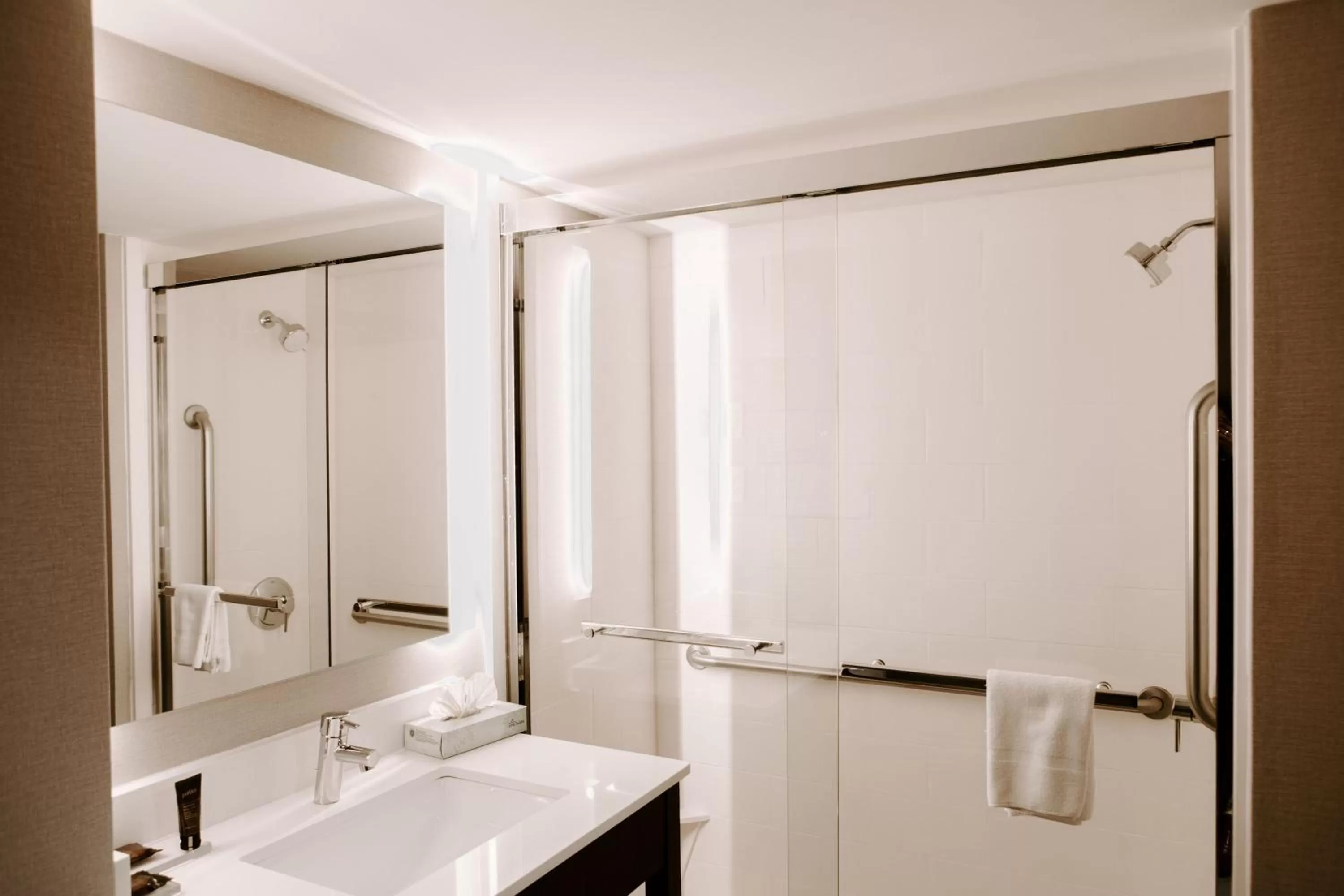 Bathroom in Wingate by Wyndham - Dulles International
