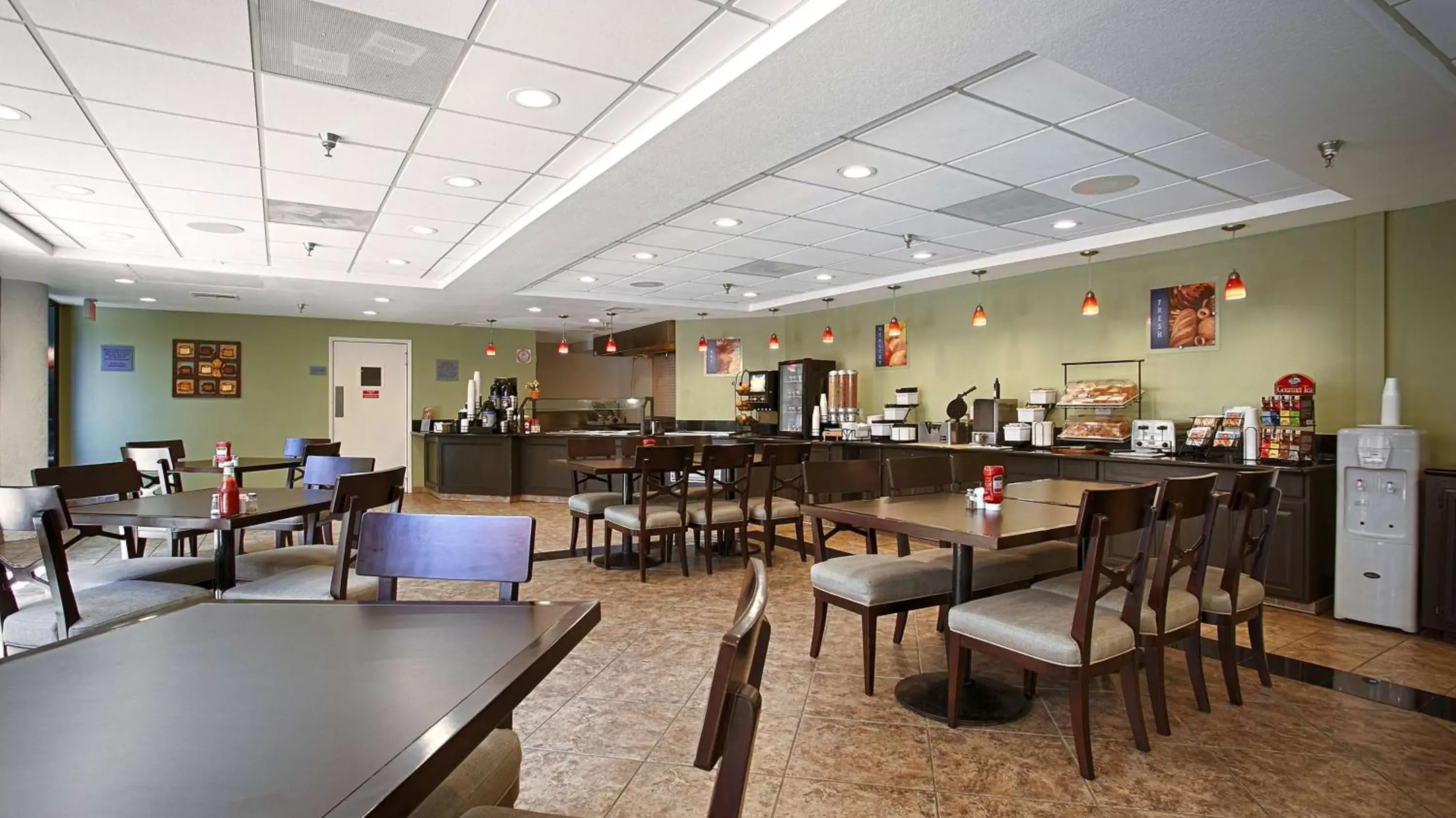 Restaurant/places to eat in Best Western Plus Irvine Spectrum Hotel