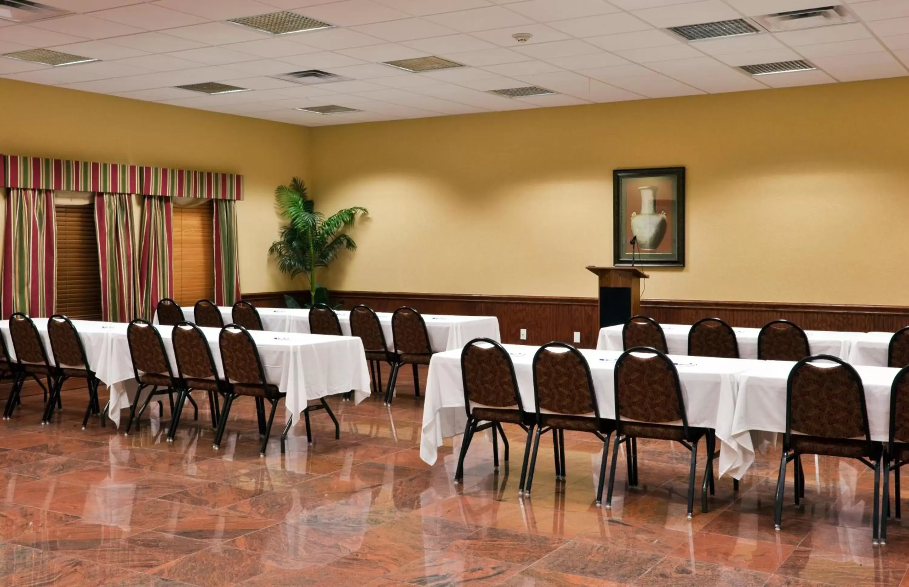 Meeting/conference room in Holiday Inn Express of Salado-Belton, an IHG Hotel
