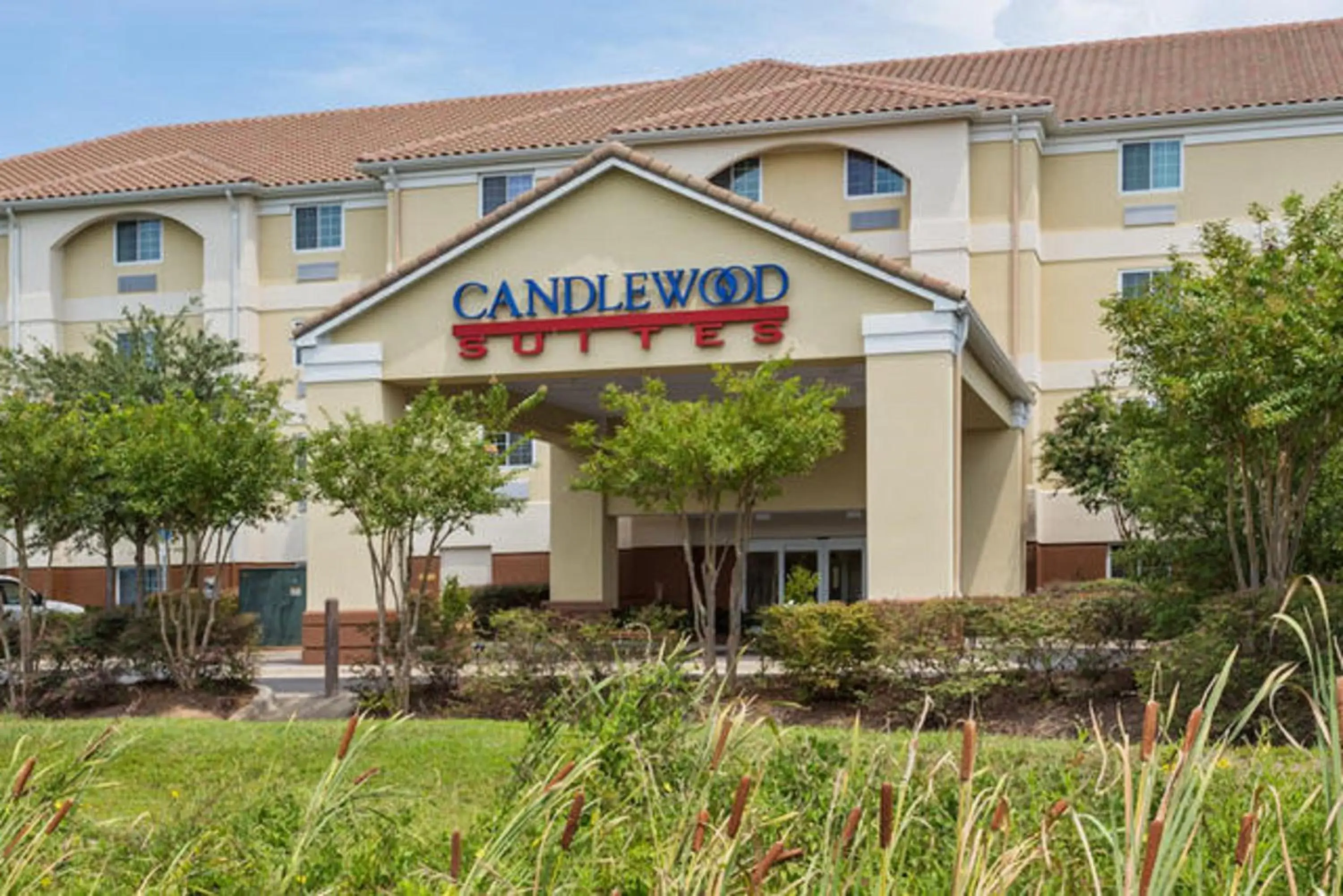 Property building in Candlewood Suites Destin-Sandestin Area, an IHG Hotel