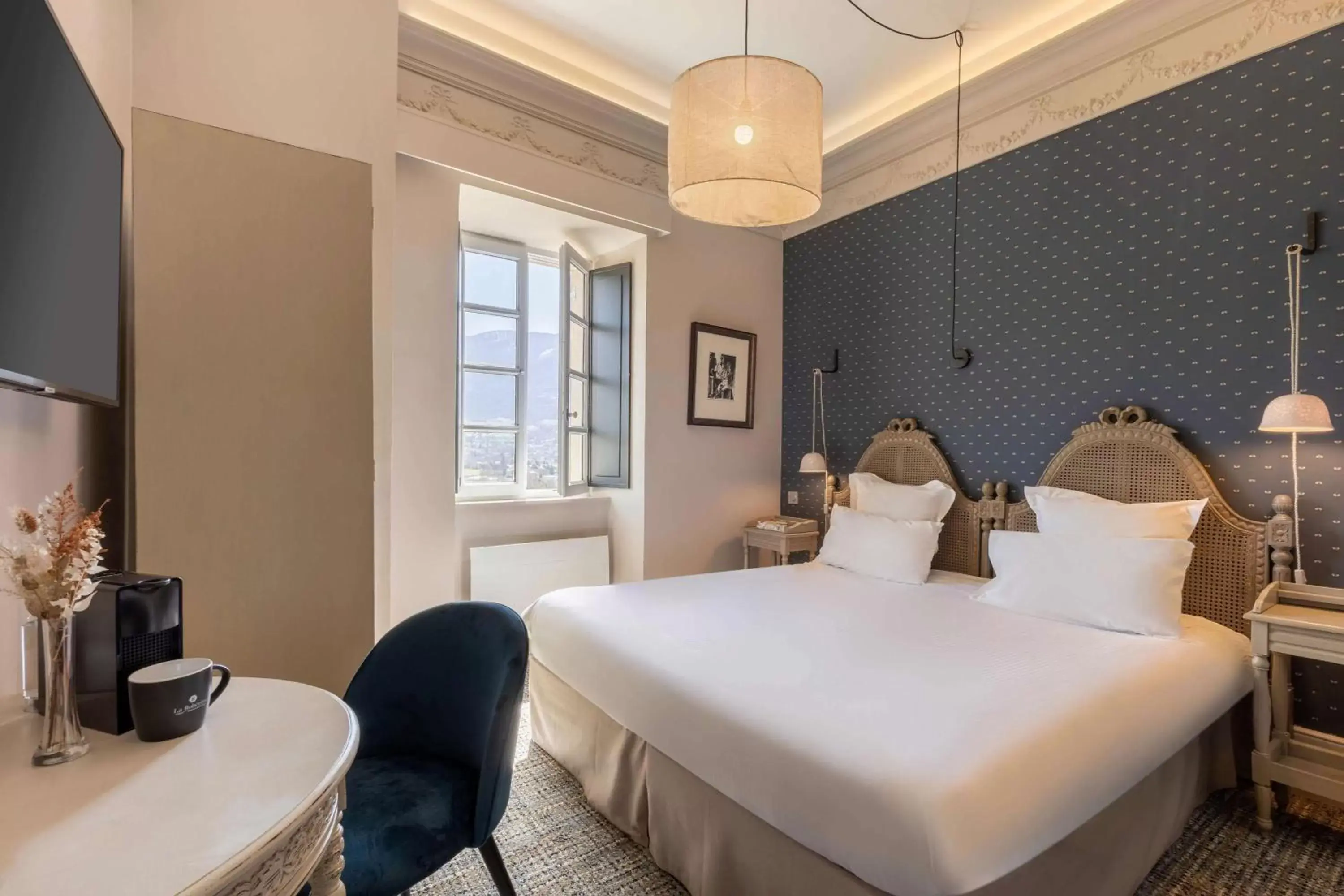 Bedroom, Bed in Hotel la Robeyere; BW Signature Collection