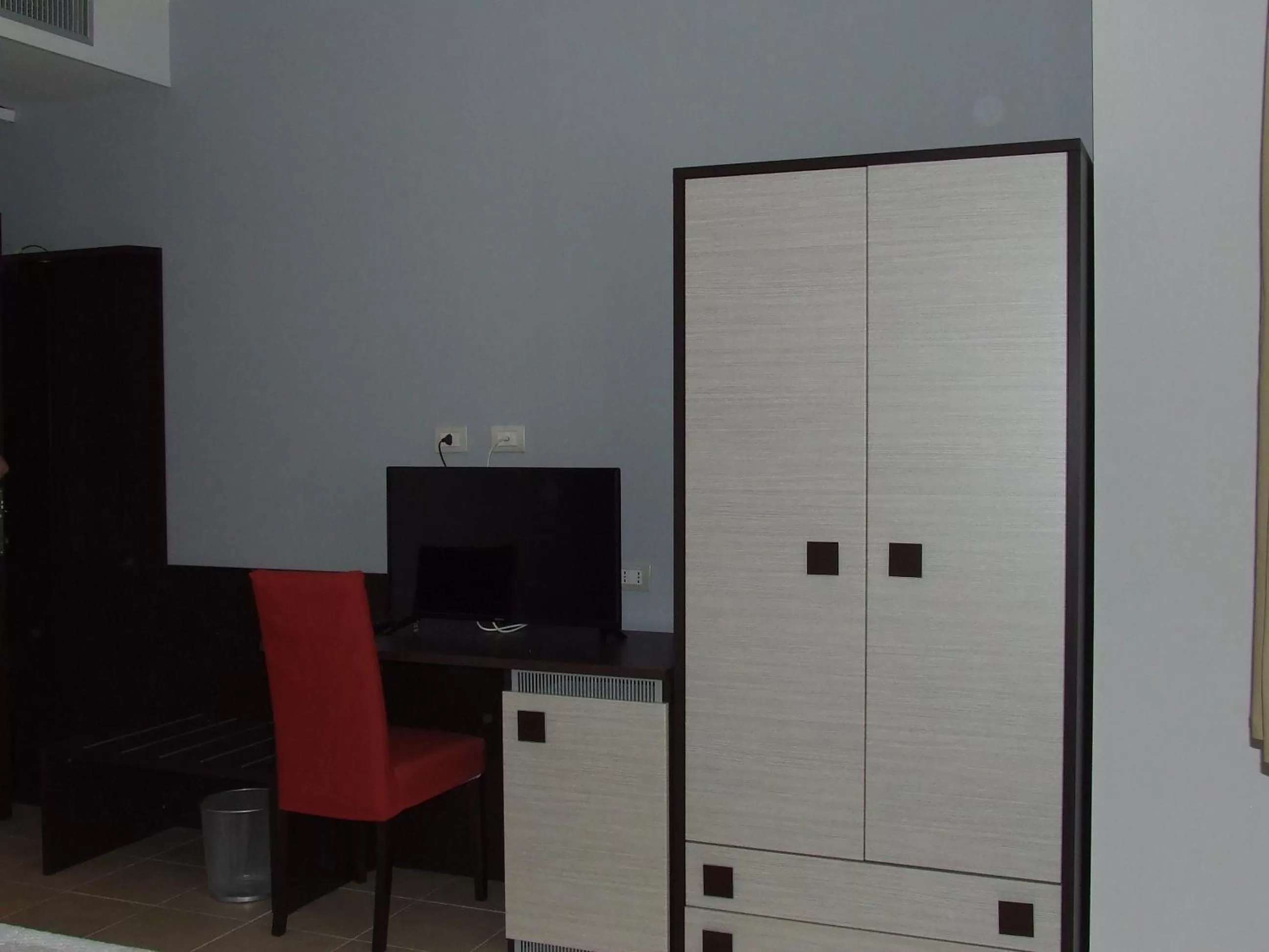 TV and multimedia, TV/Entertainment Center in L'incontro