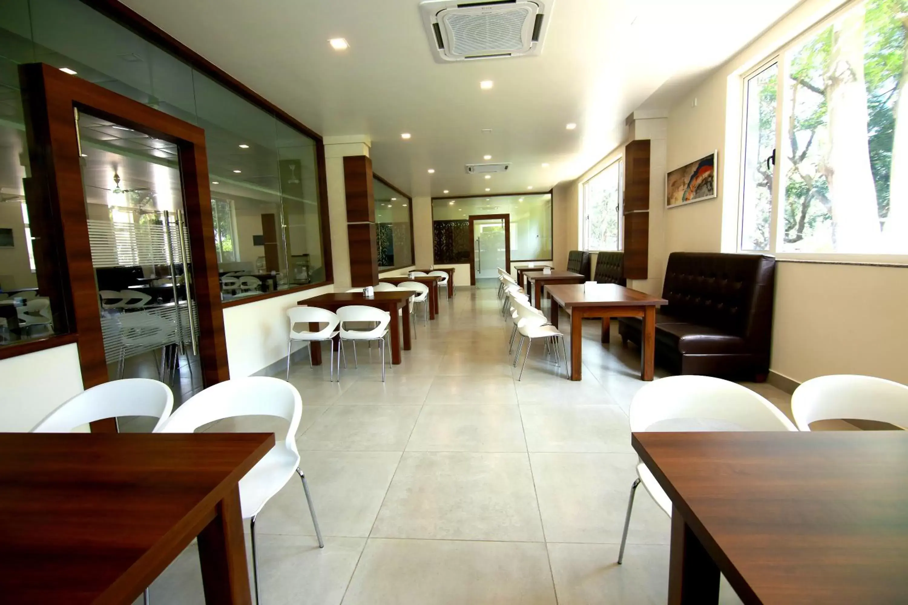 Restaurant/places to eat in Palguni Residency Restaurant/places to eat in Palguni Residency