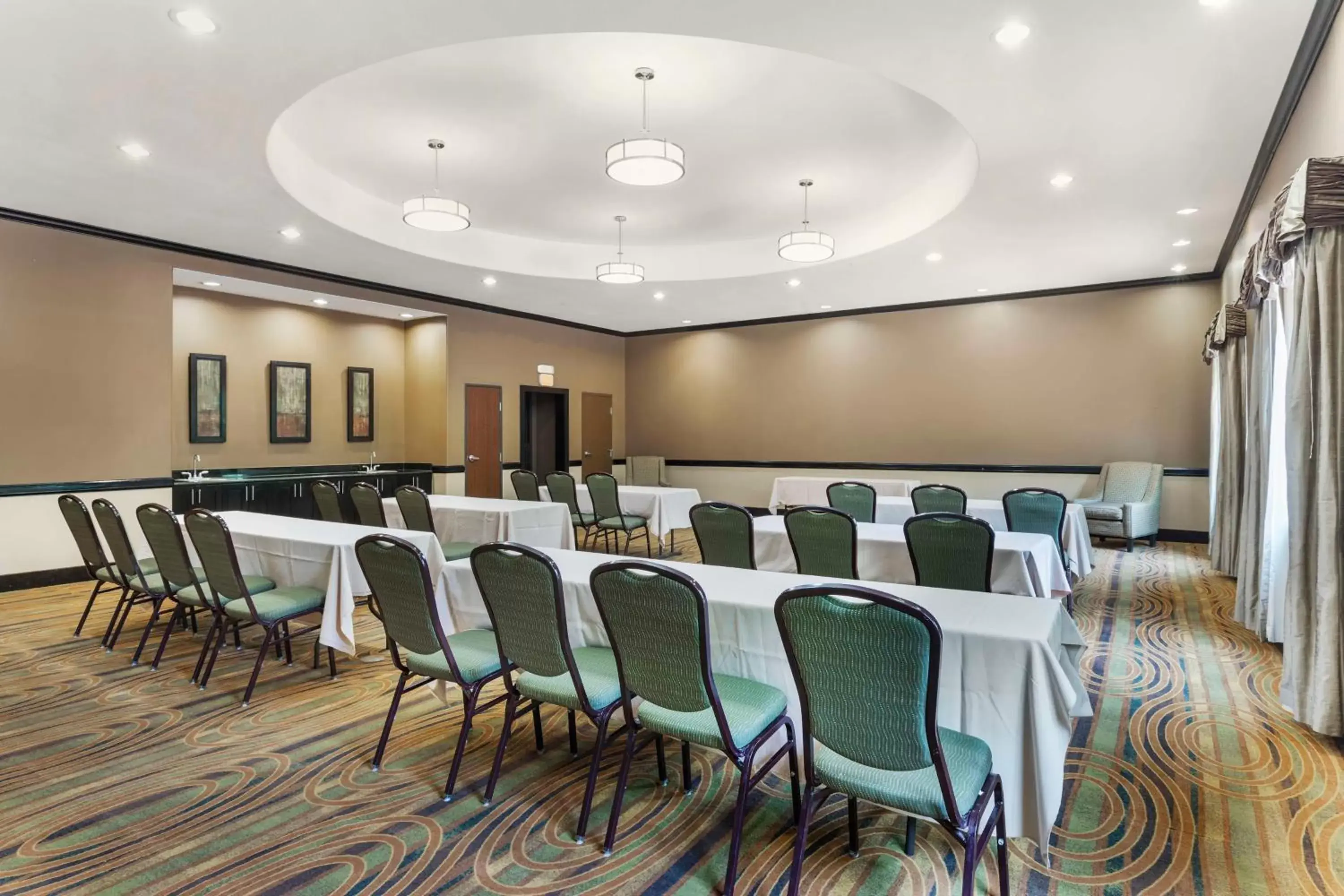 Meeting/conference room in Best Western Plus Hotel and Suites Denison