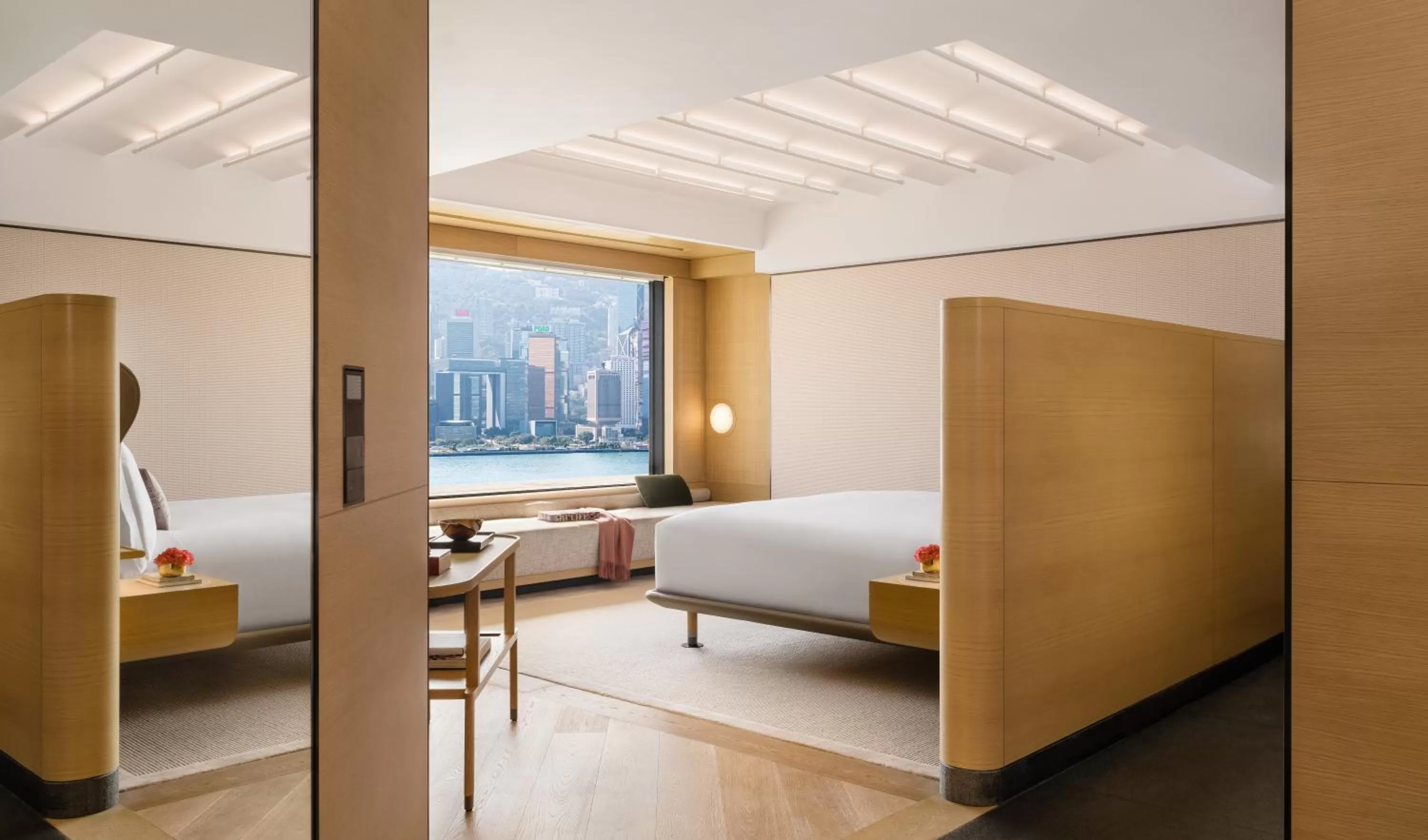 Bedroom, Bed in Regent Hong Kong