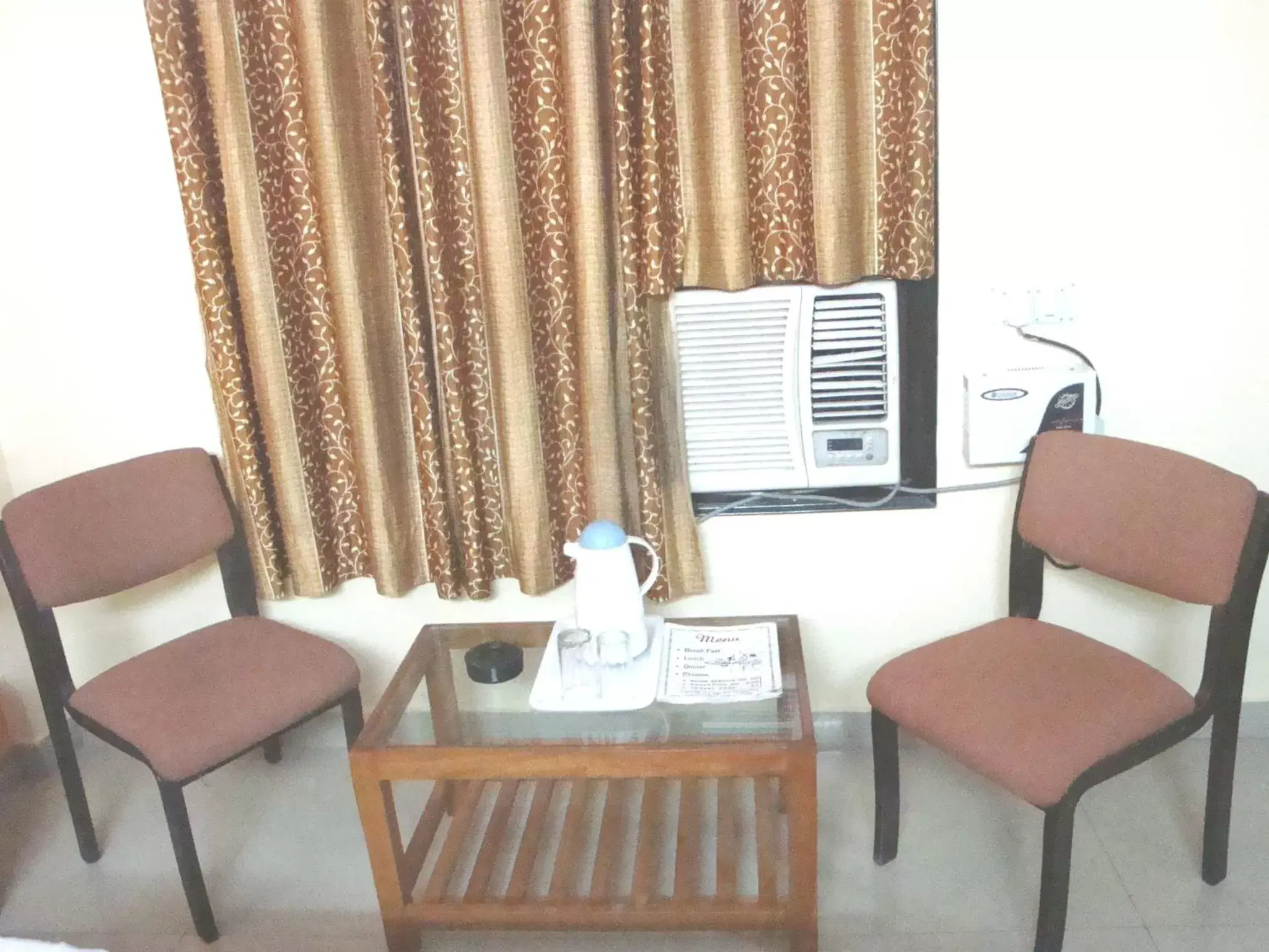 Super Deluxe Double Room in Hotel Su Shree Continental 5 Minutes Walk From New Delhi Railway Station