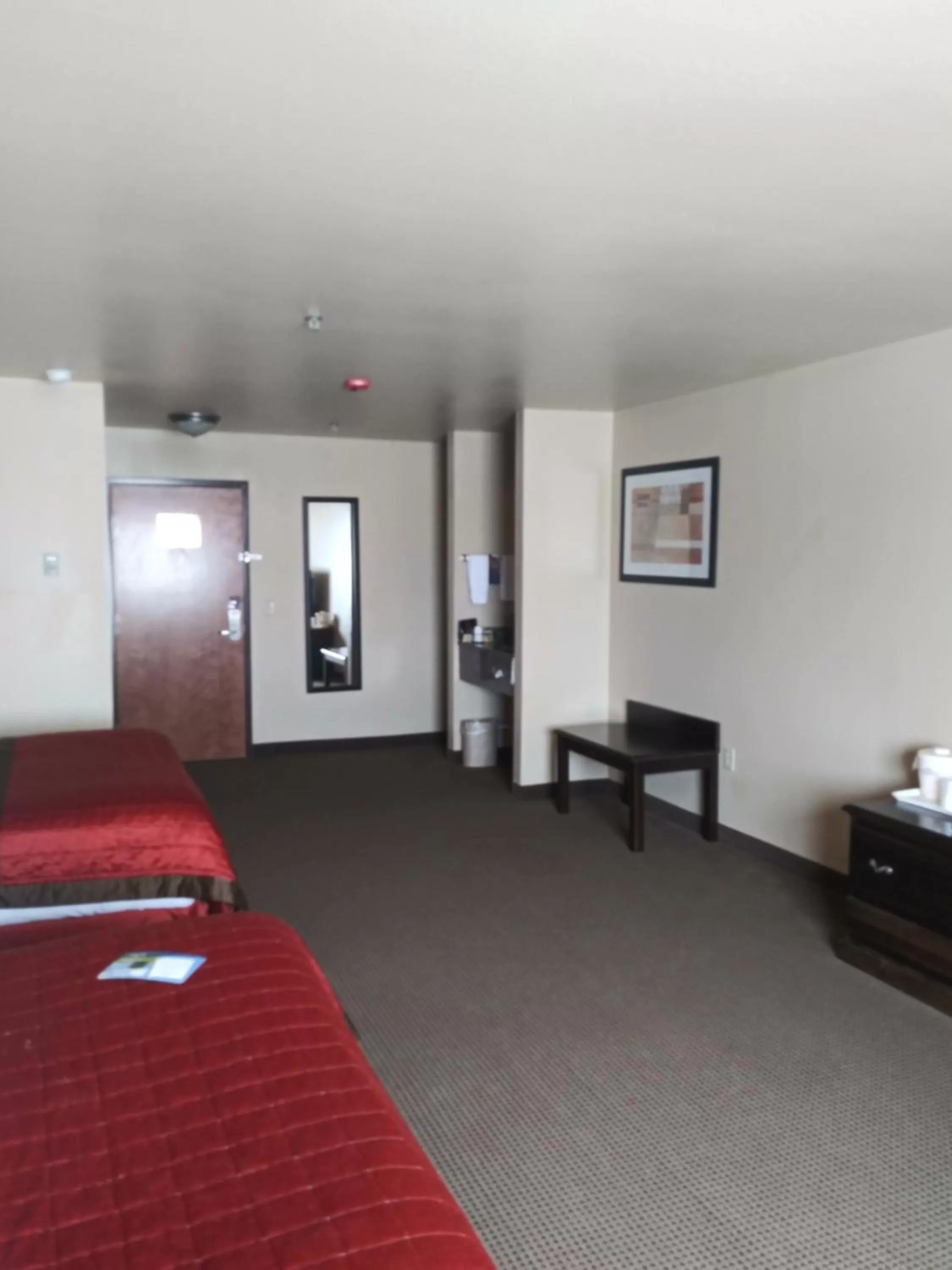 Bedroom, Bed in Baymont by Wyndham Wheeler