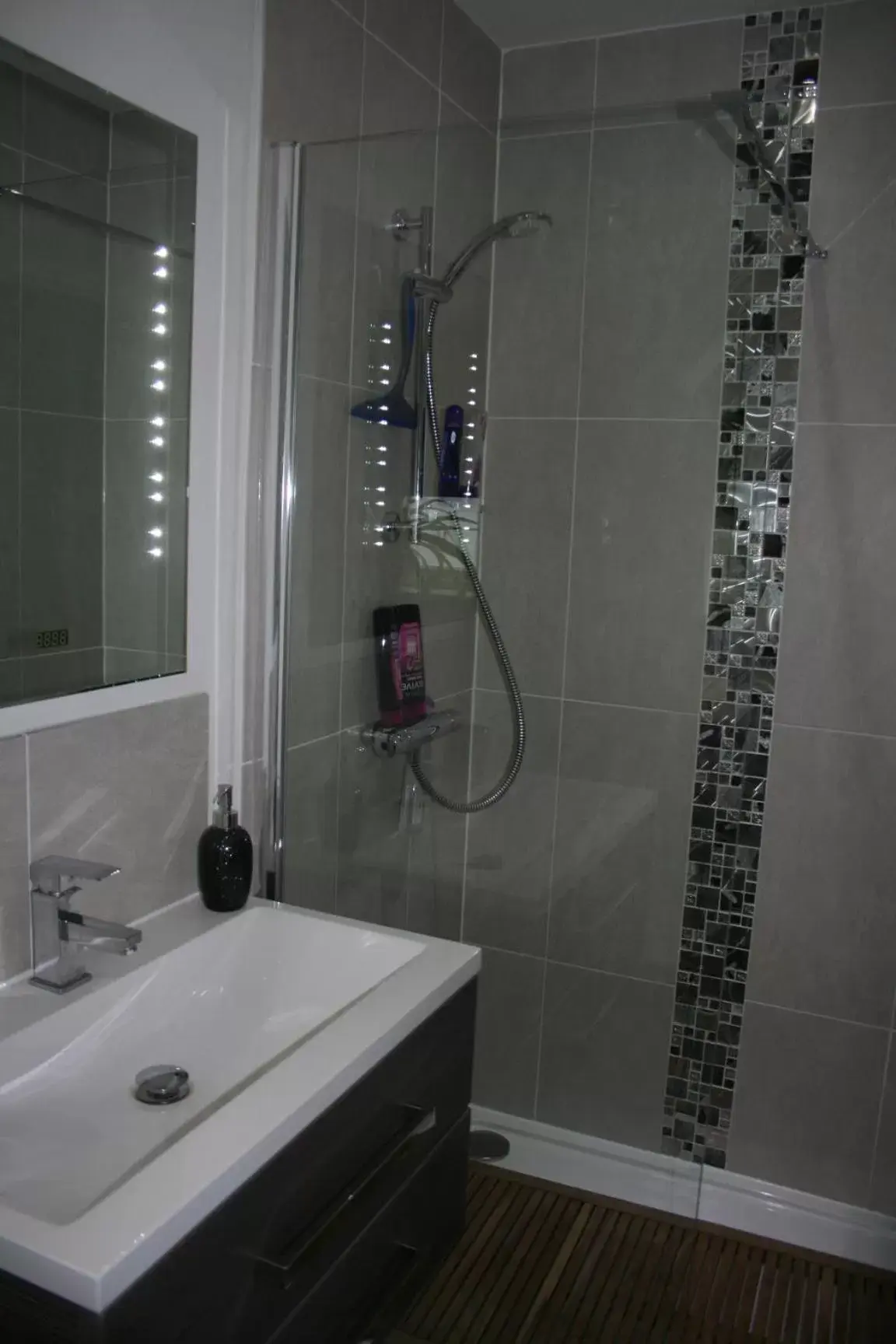Shower, Bathroom in Labbadax House