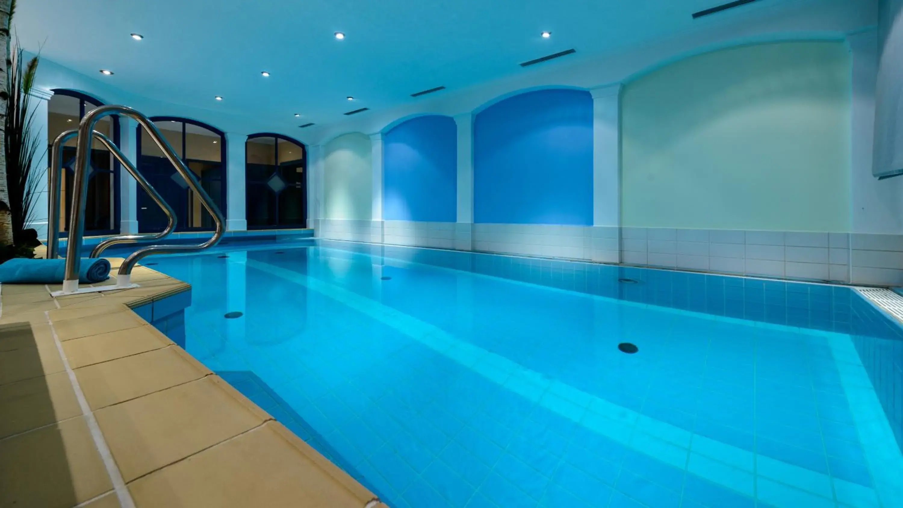 Swimming Pool in Hotel Walserwirt