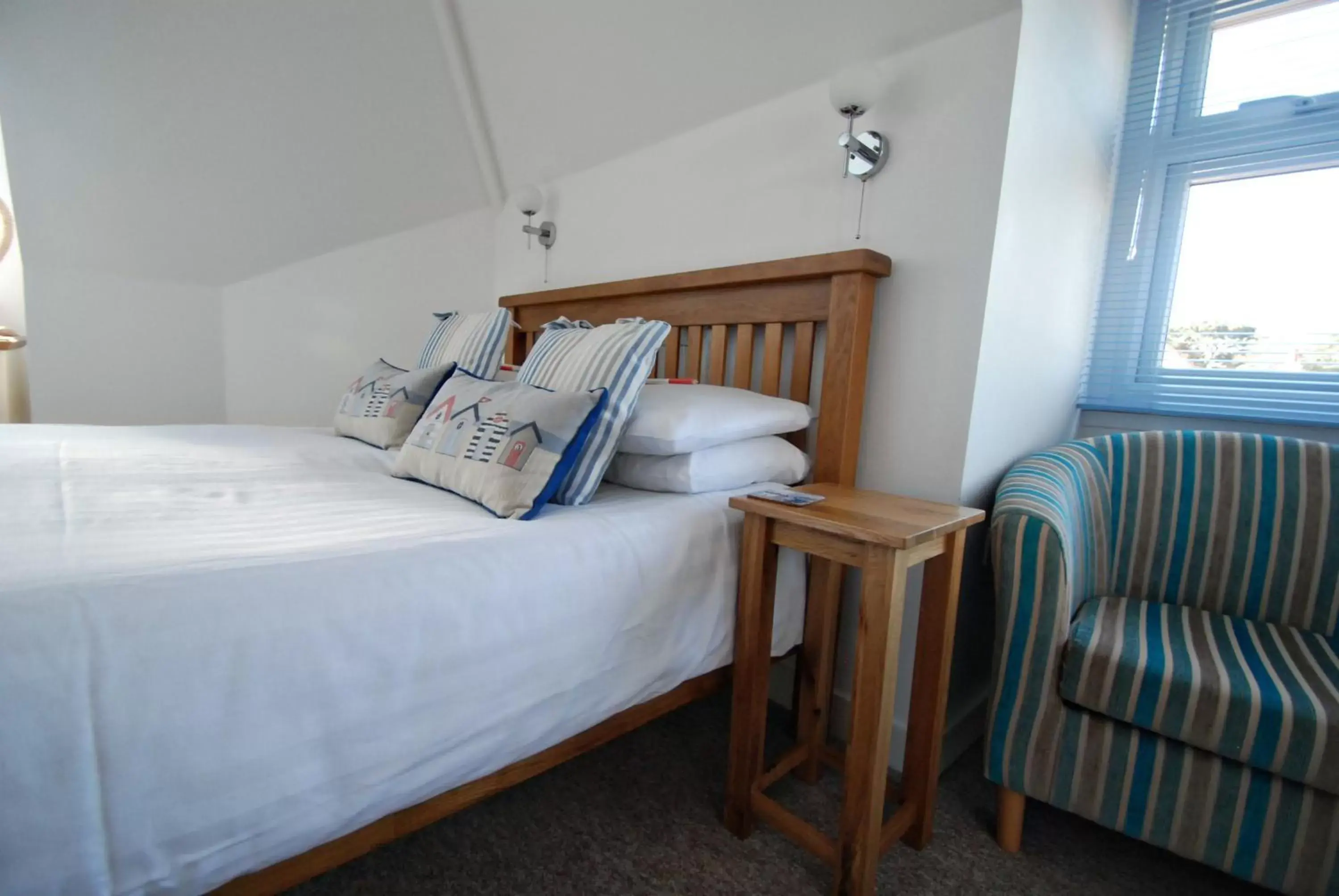 Bedroom, Bed in Southern Breeze Lodge - Adults Only