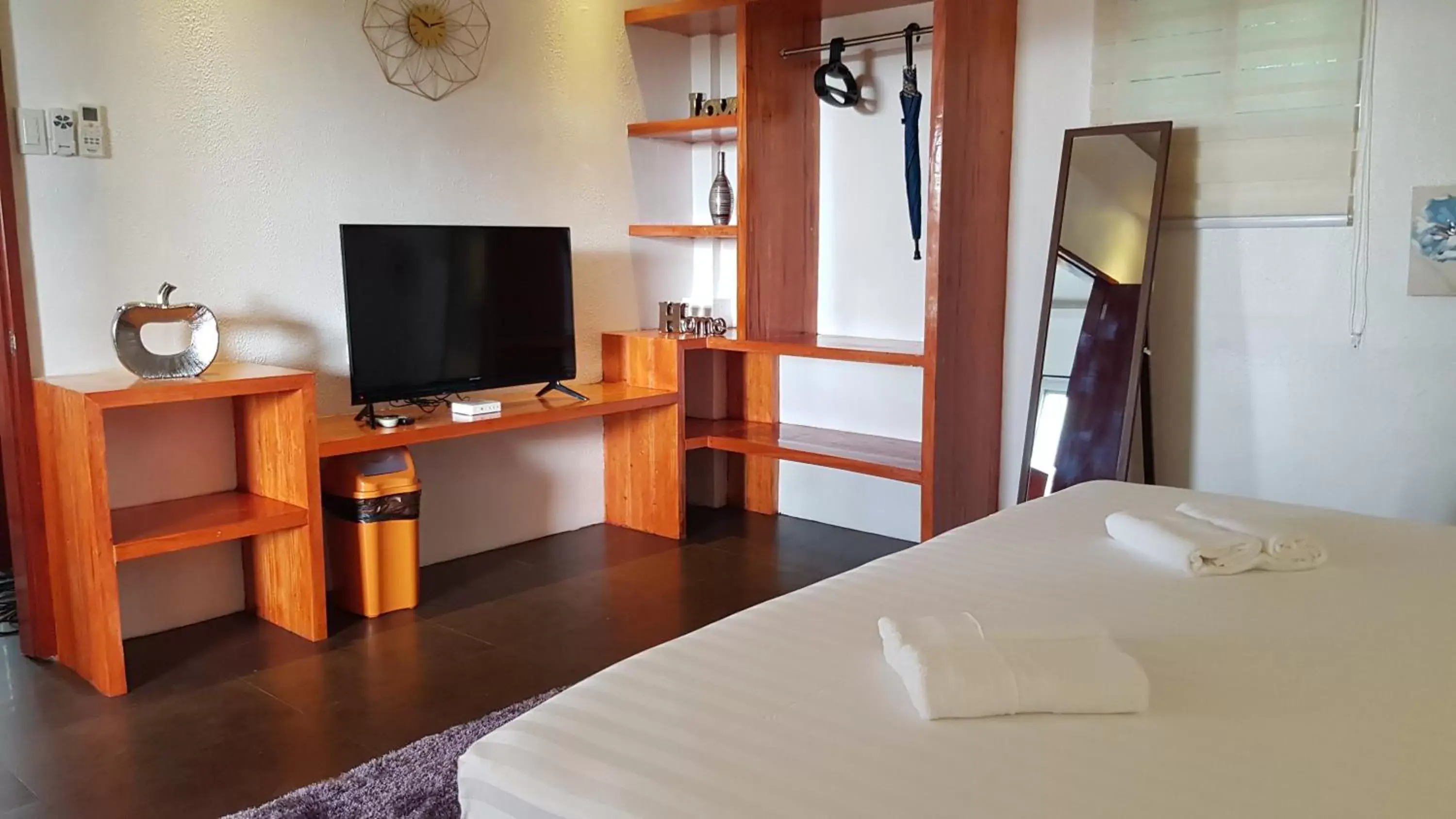 Bedroom, TV/Entertainment Center in Scent of Green Papaya
