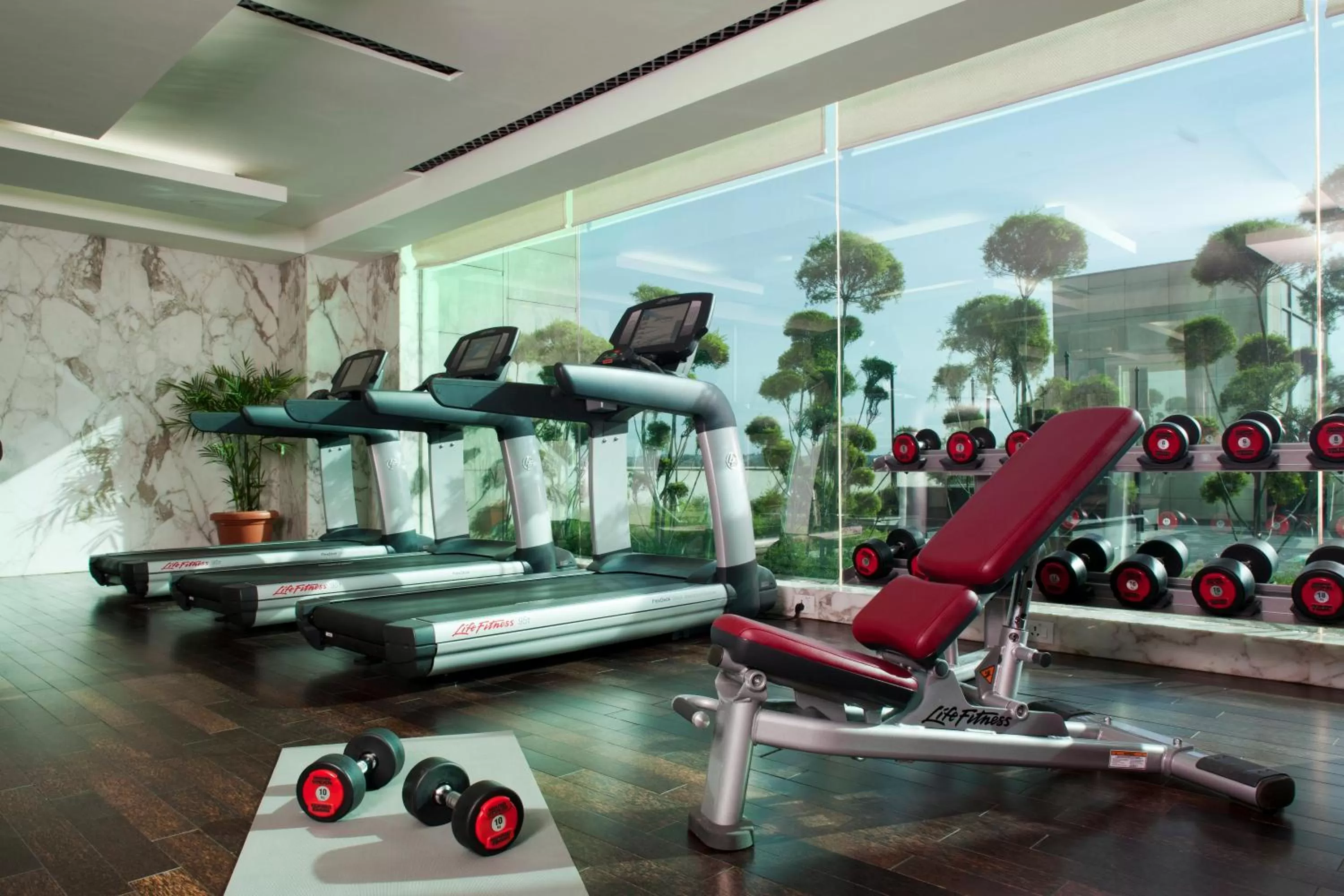 Fitness centre/facilities in Crowne Plaza New Delhi Okhla by IHG