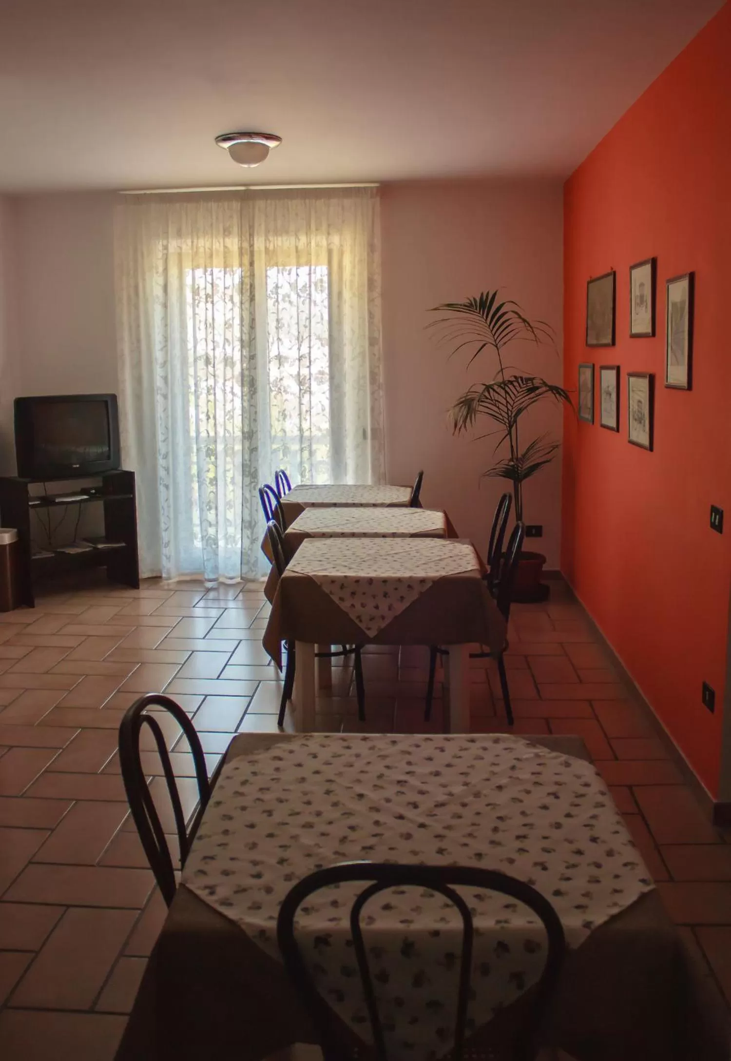 Restaurant/places to eat in Villa Ruberto