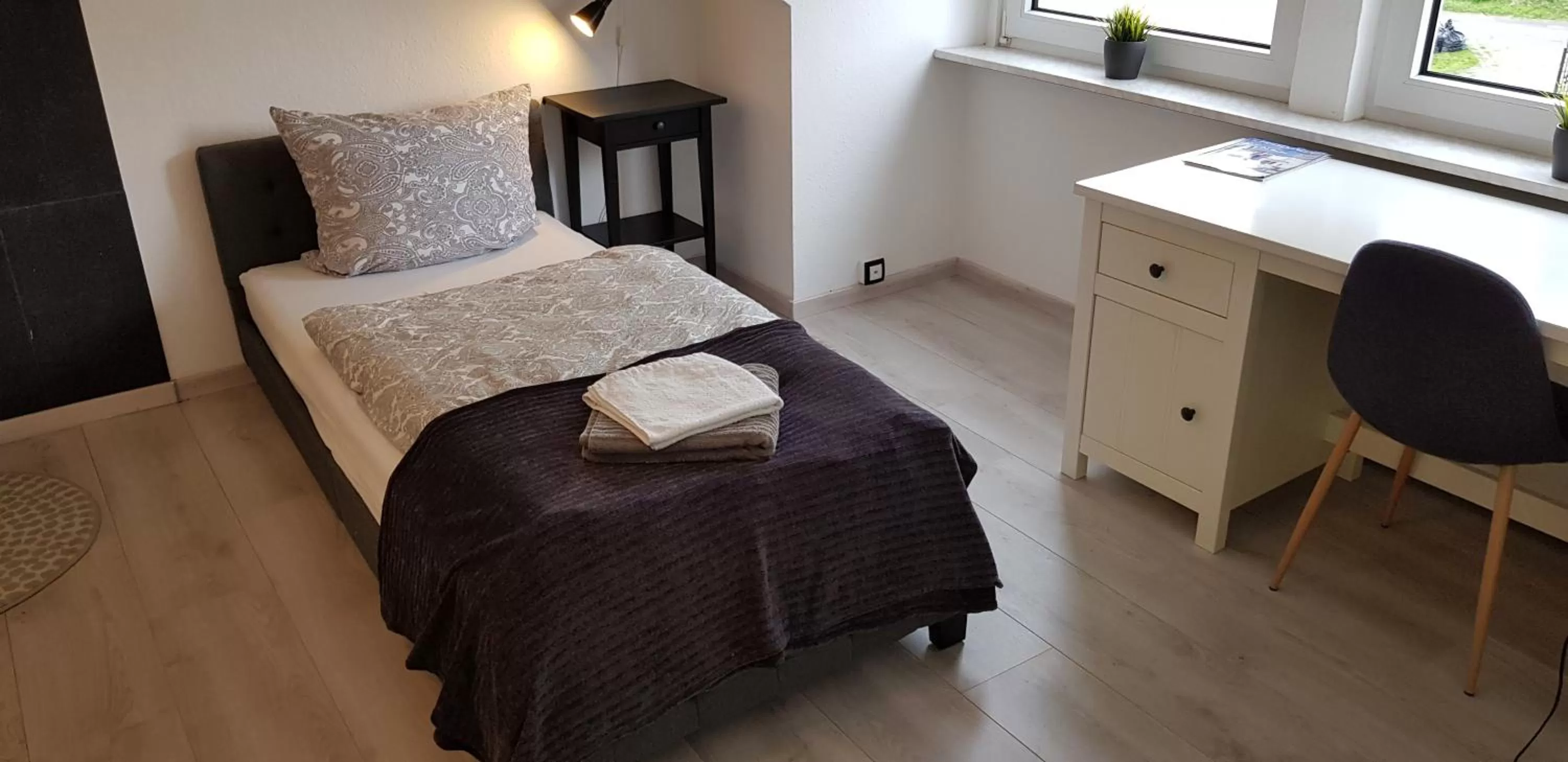 Bedroom, Bed in Best Pension