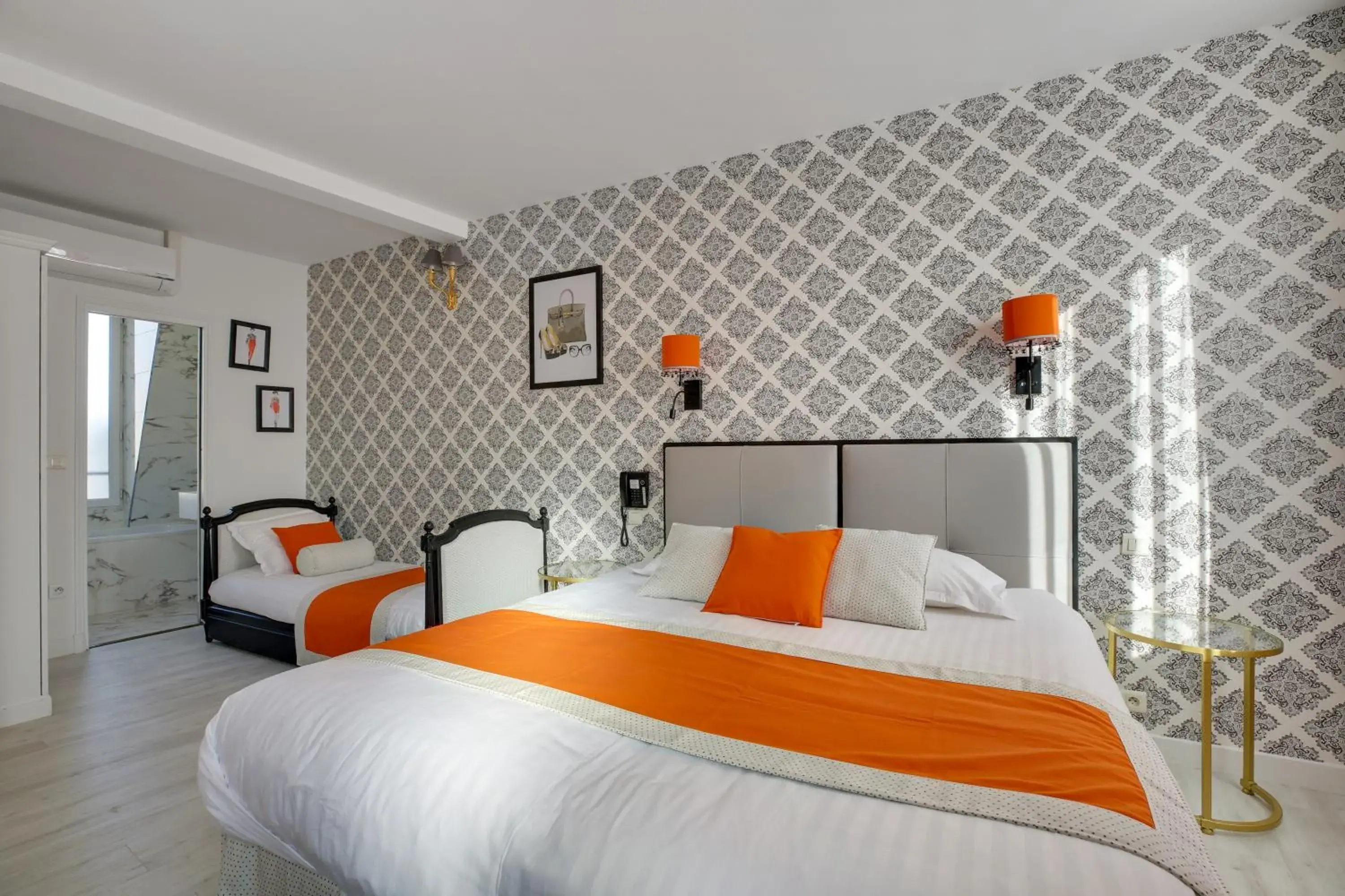 Bedroom, Bed in Hotel Riviera Elysees