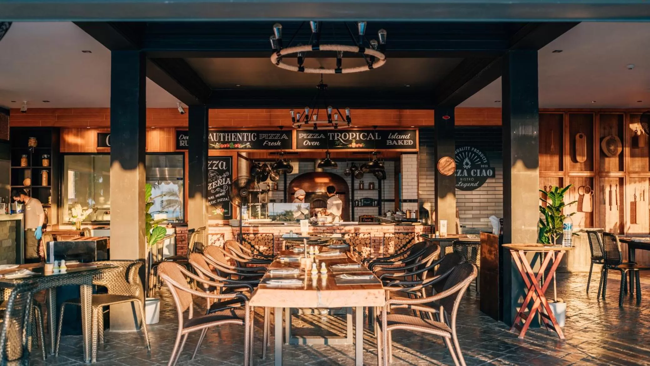 Restaurant/places to eat in Thavorn Palm Beach Resort Phuket