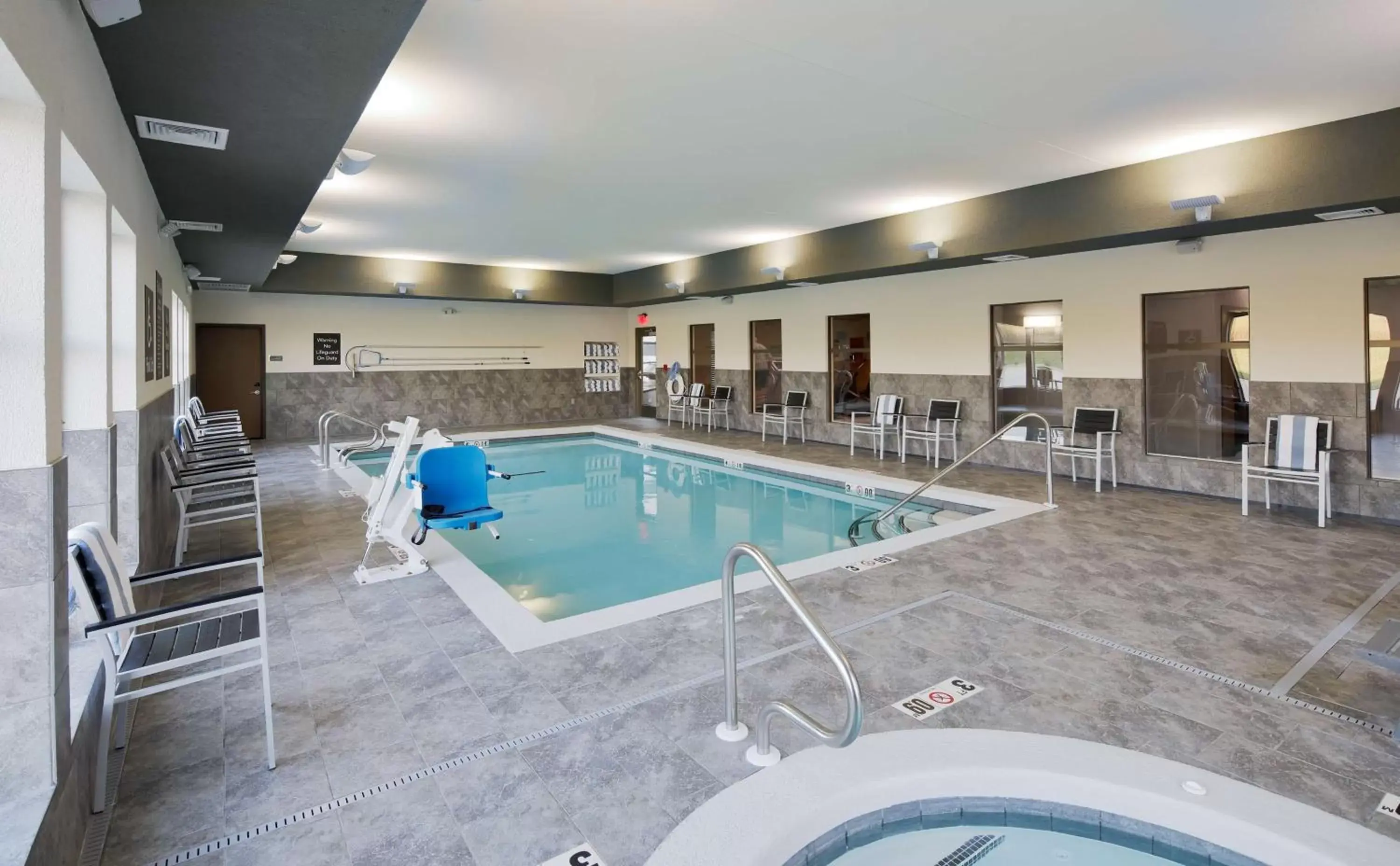 Swimming Pool in Homewood Suites By Hilton Topeka