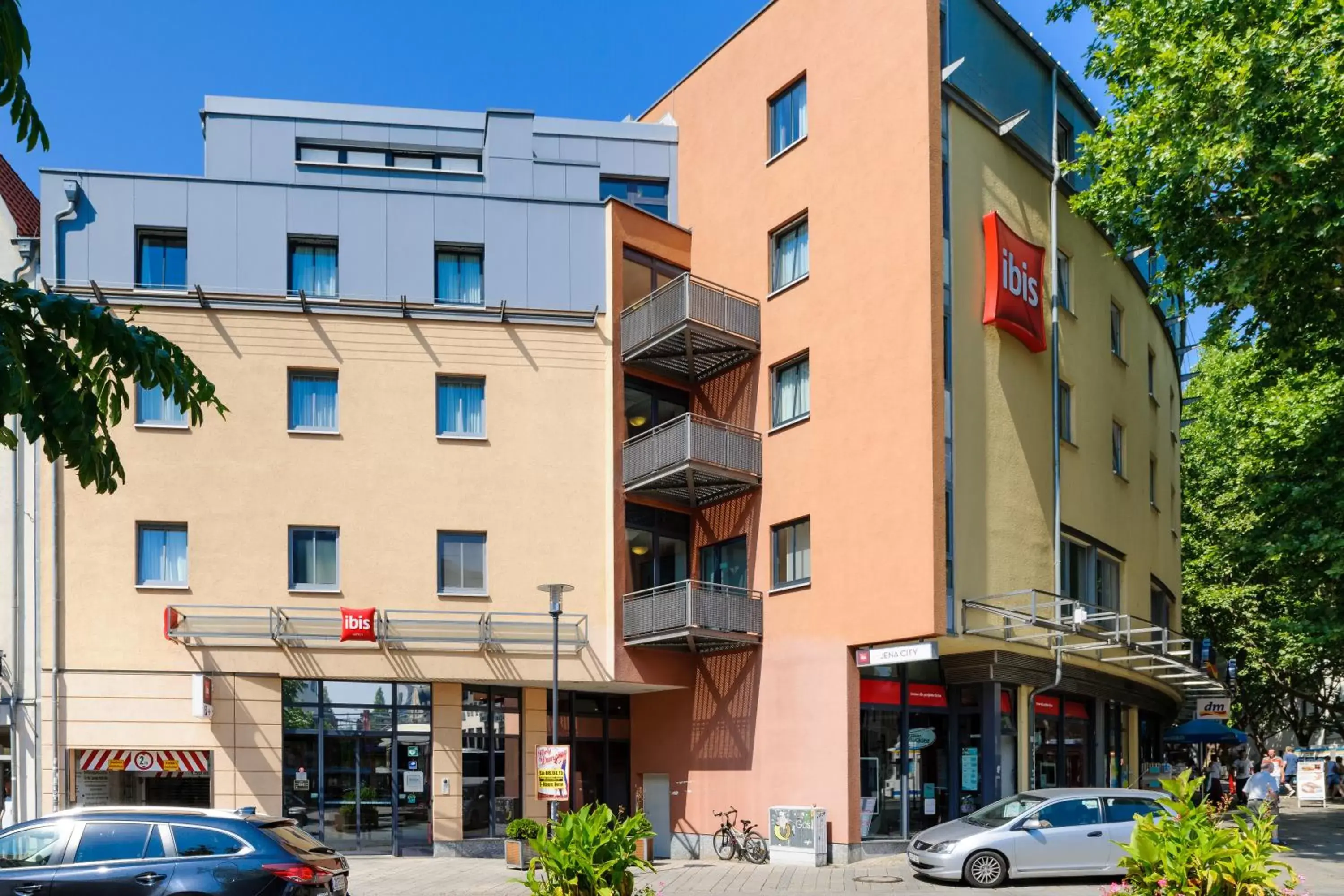 Facade/entrance, Property Building in ibis Jena City