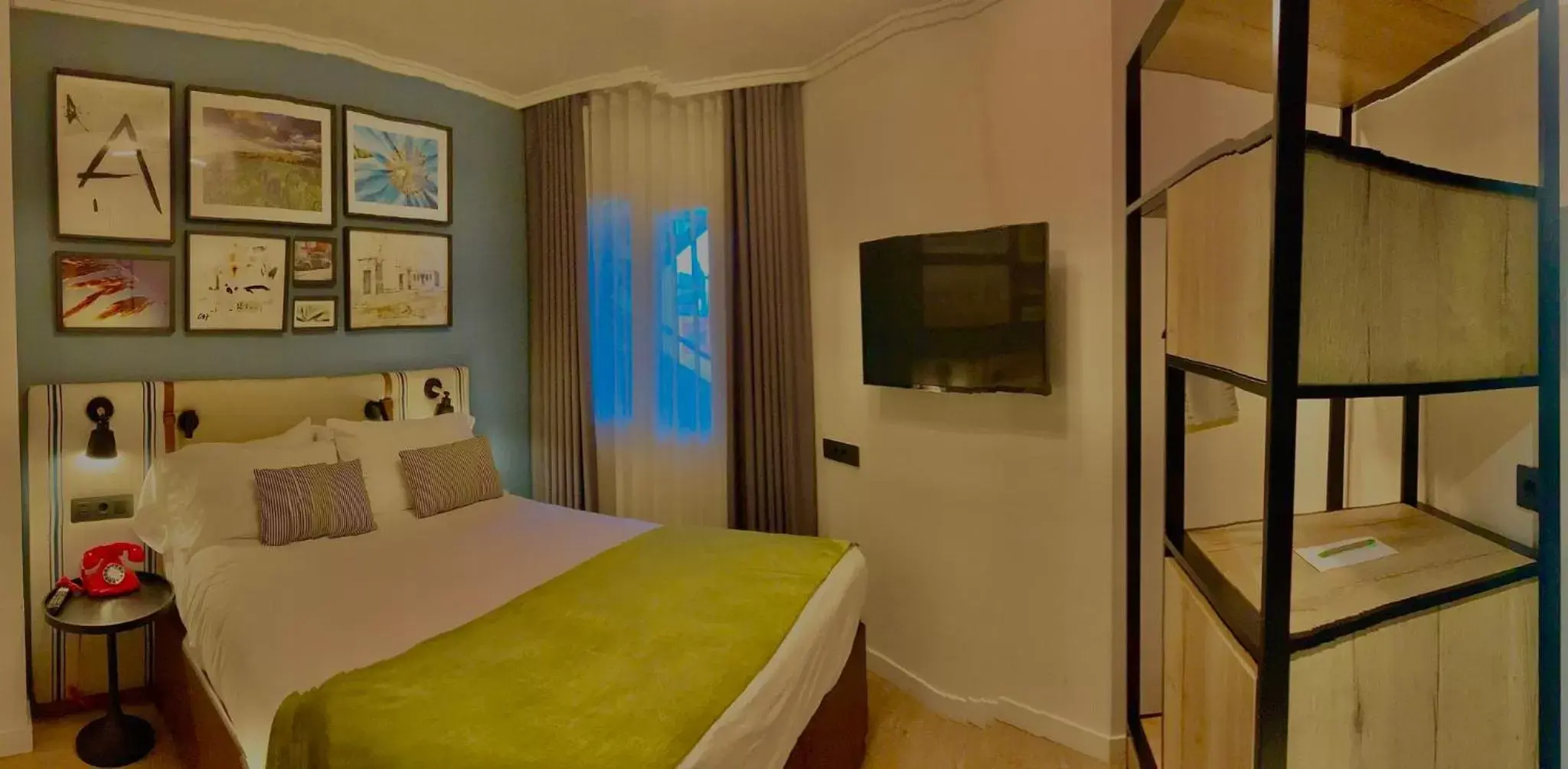 Photo of the whole room, Bed in Hotel Indigo Madrid - Princesa, an IHG Hotel