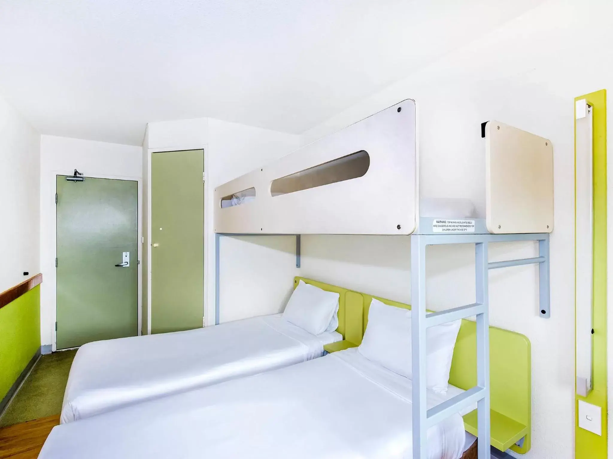 Photo of the whole room, Bunk Bed in ibis Budget - Campbelltown